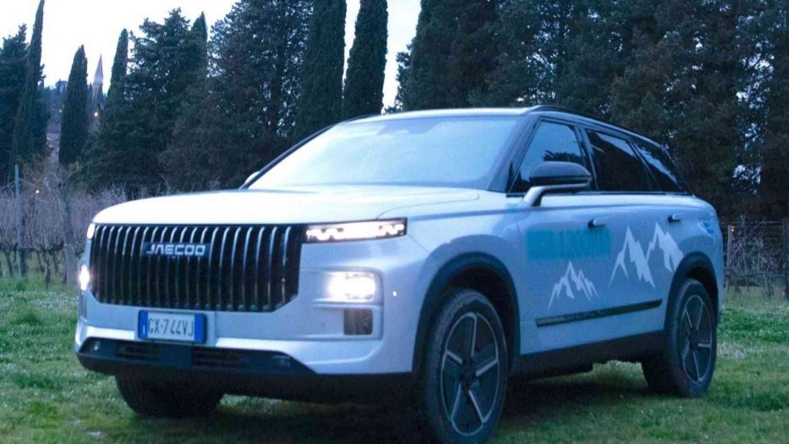 Il Super Hybrid di Jaecoo 7: da Lecce al Trentino con un pieno