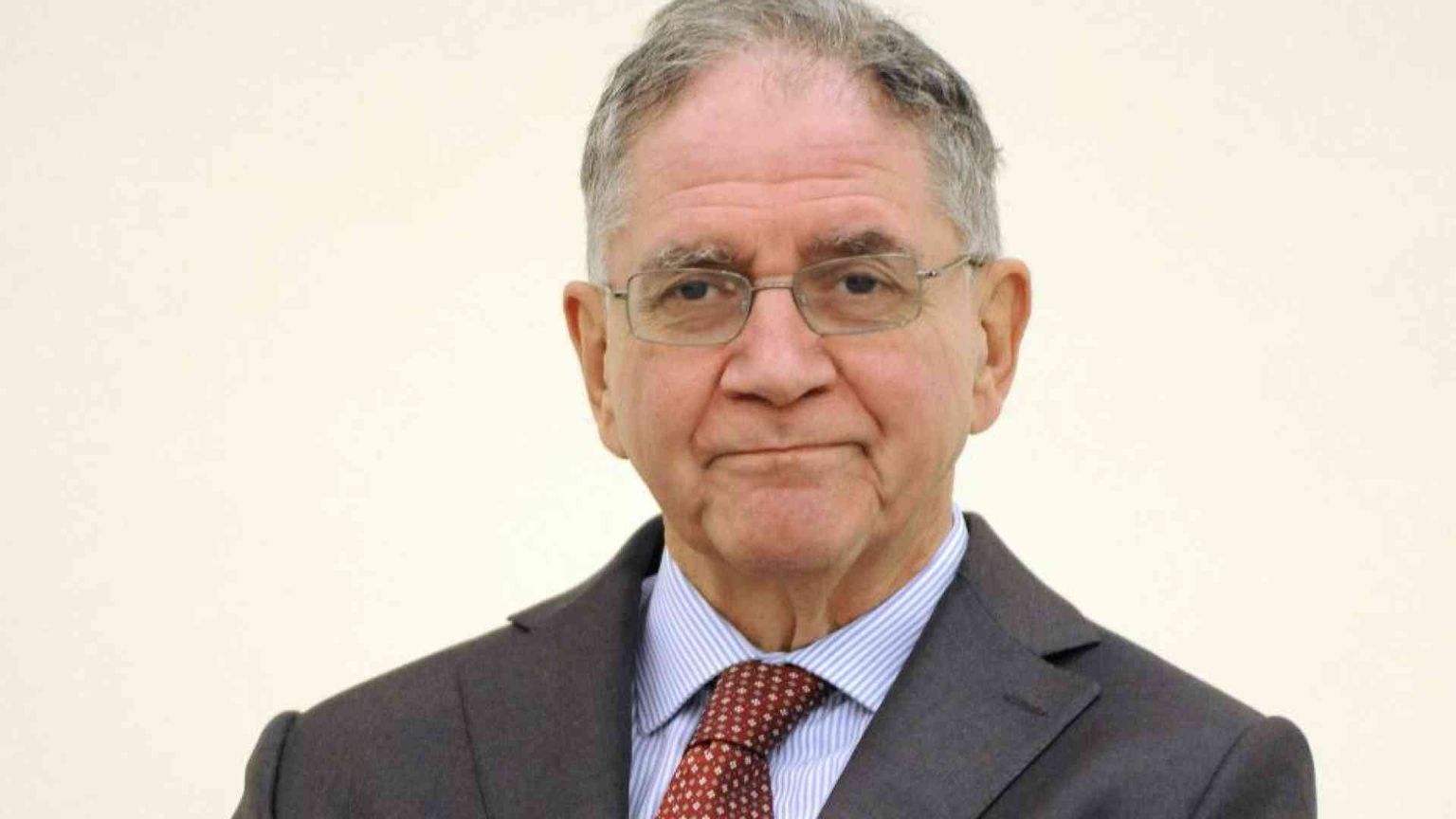 Buttiglione: «L'Ue rischia di morire. Meloni leader più forte, ma oscilla»