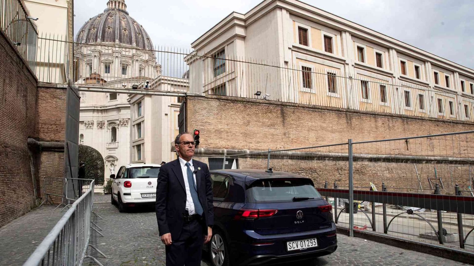«La convalescenza del Papa prosegue come prescritto dai medici»