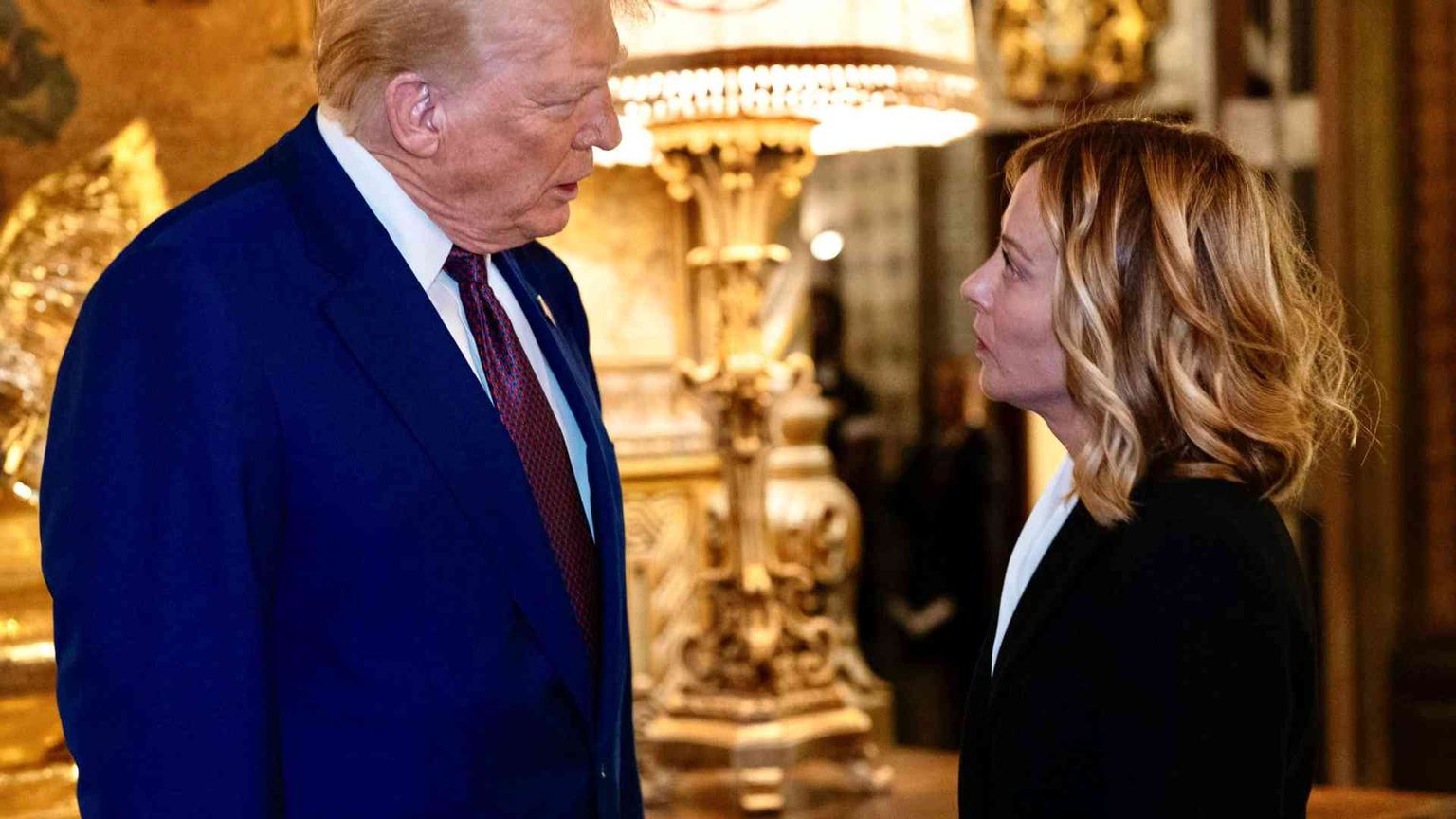 Dazi, Meloni "assolve" Trump: li ha iniziati Biden