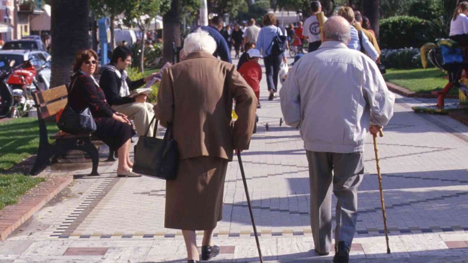 «L'Italia è un Paese ostile agli anziani»