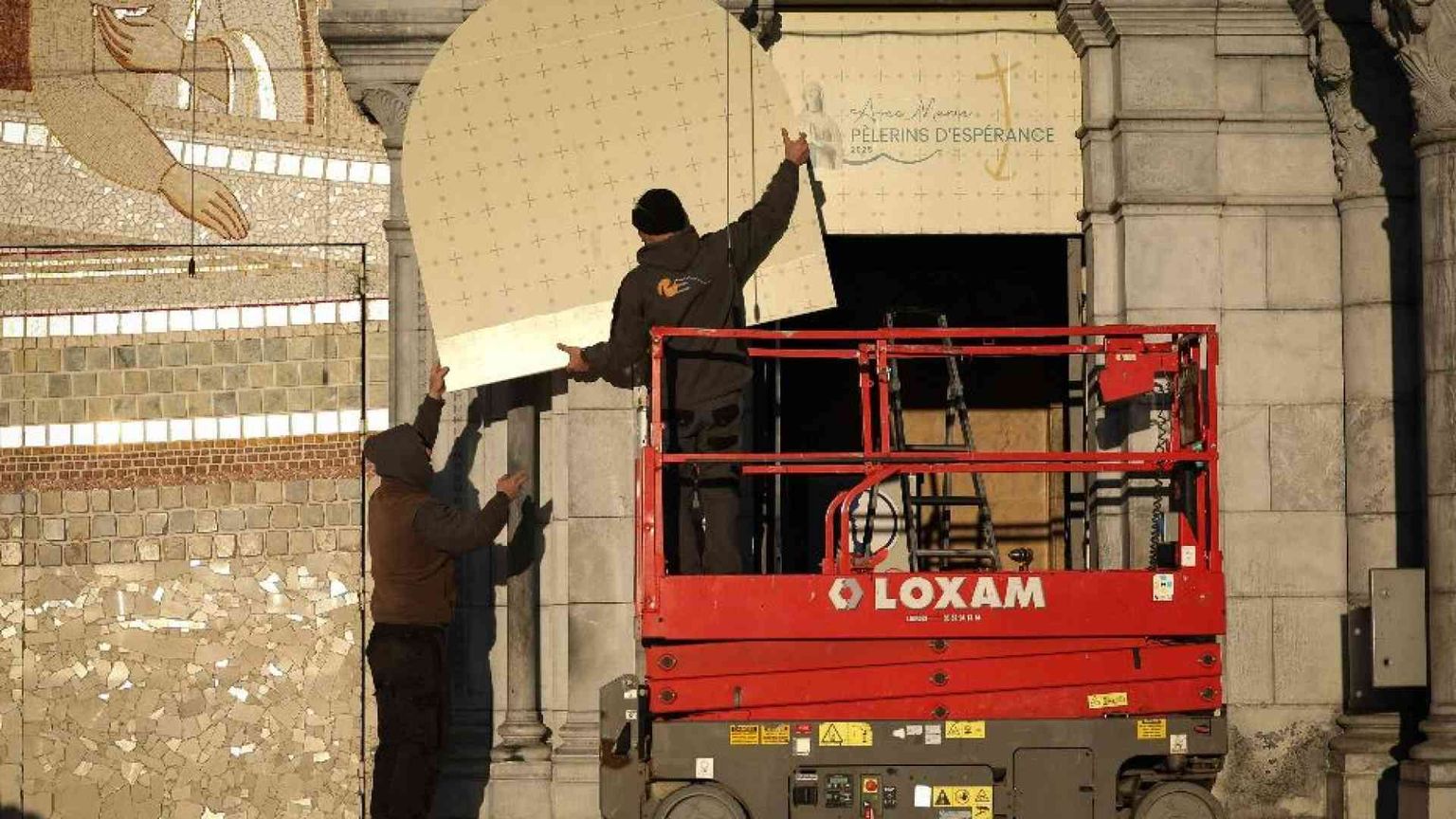Santuario di Lourdes, coperti i mosaici di Rupnik