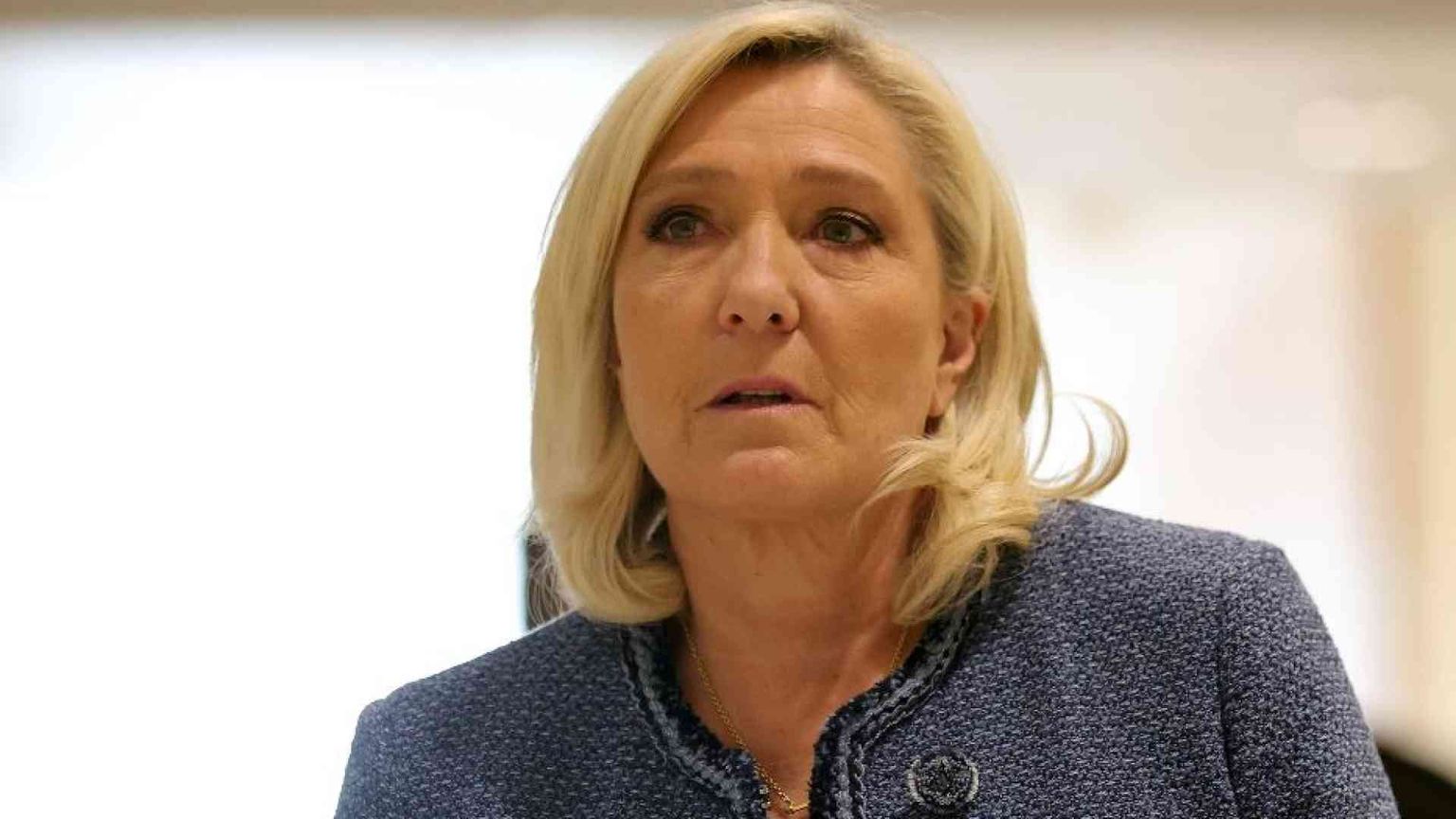 Le Pen colpevole di frode. E arriva la condanna all'ineleggibilità