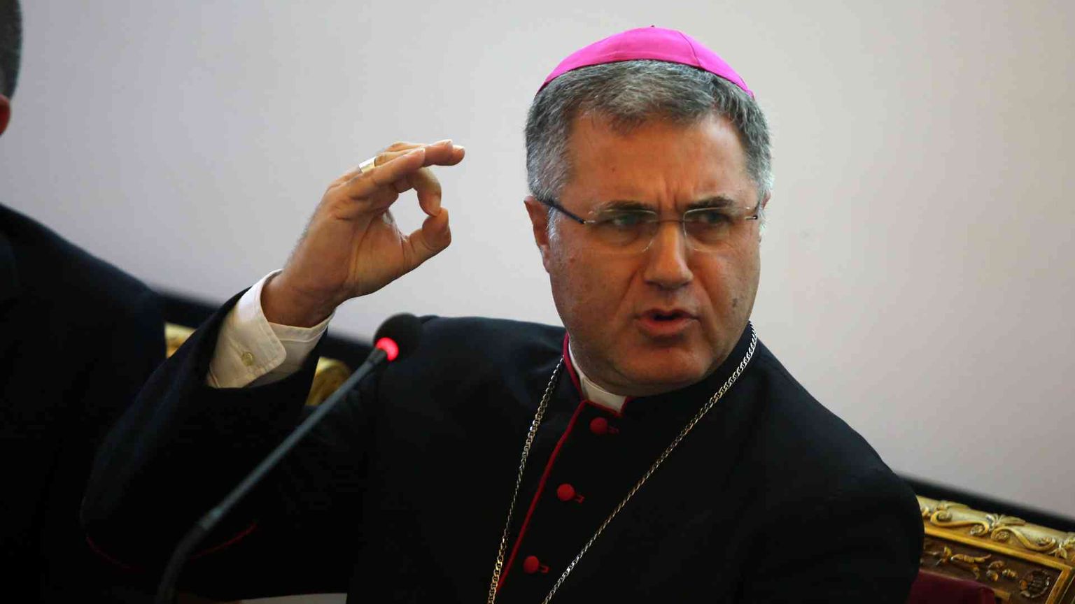 «Quei corpi abusati, una barbarie. Alle vittime doniamo le nostre lacrime»