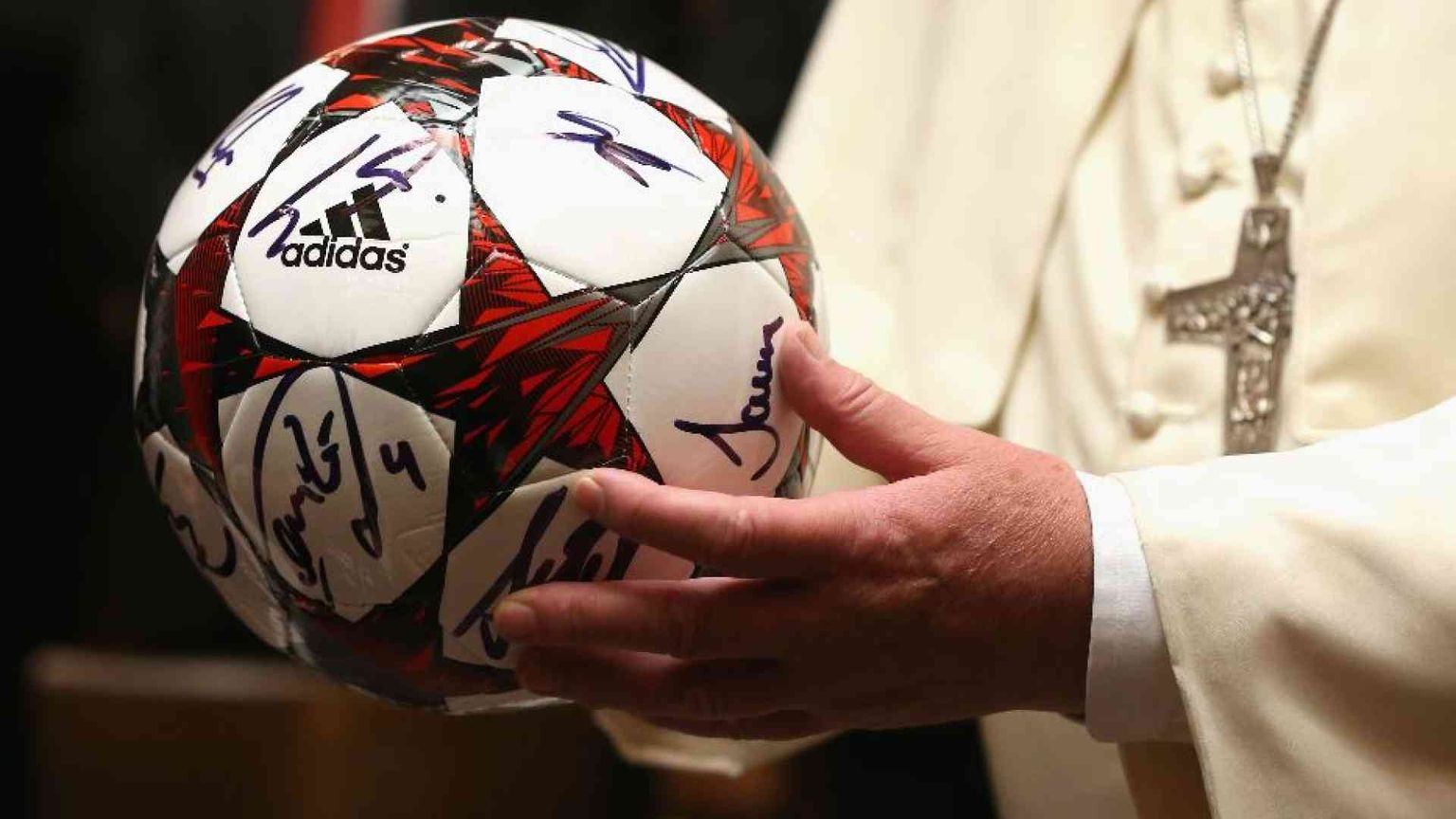 Dai vescovi-bomber ai tornei in Vaticano: quando è il pallone a “chiamare”