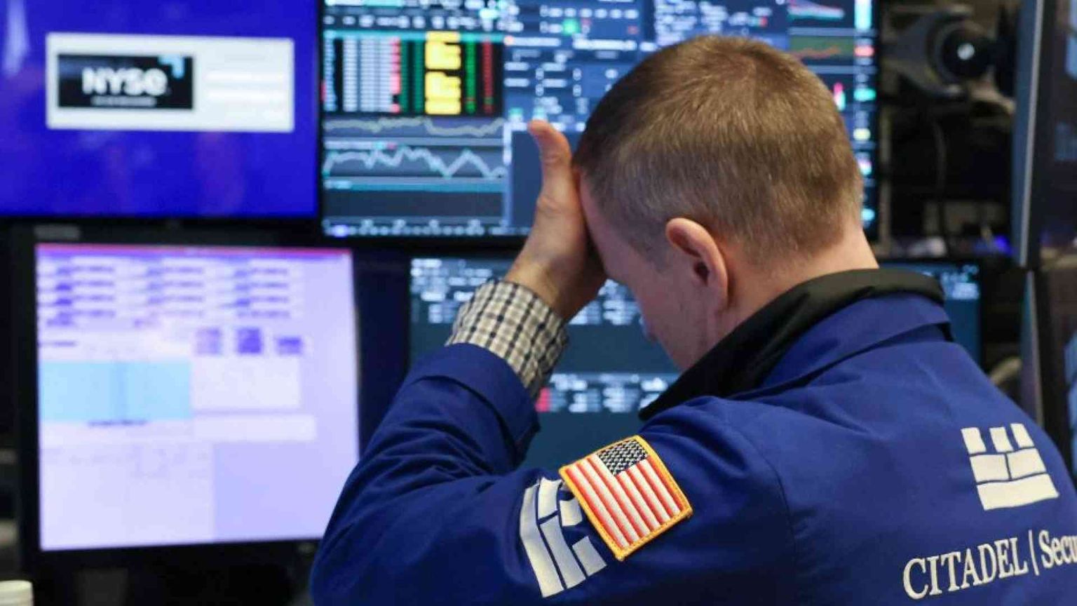 Sui dazi le Borse al braccio di ferro. Trump tira dritto: «Nessuna pausa»