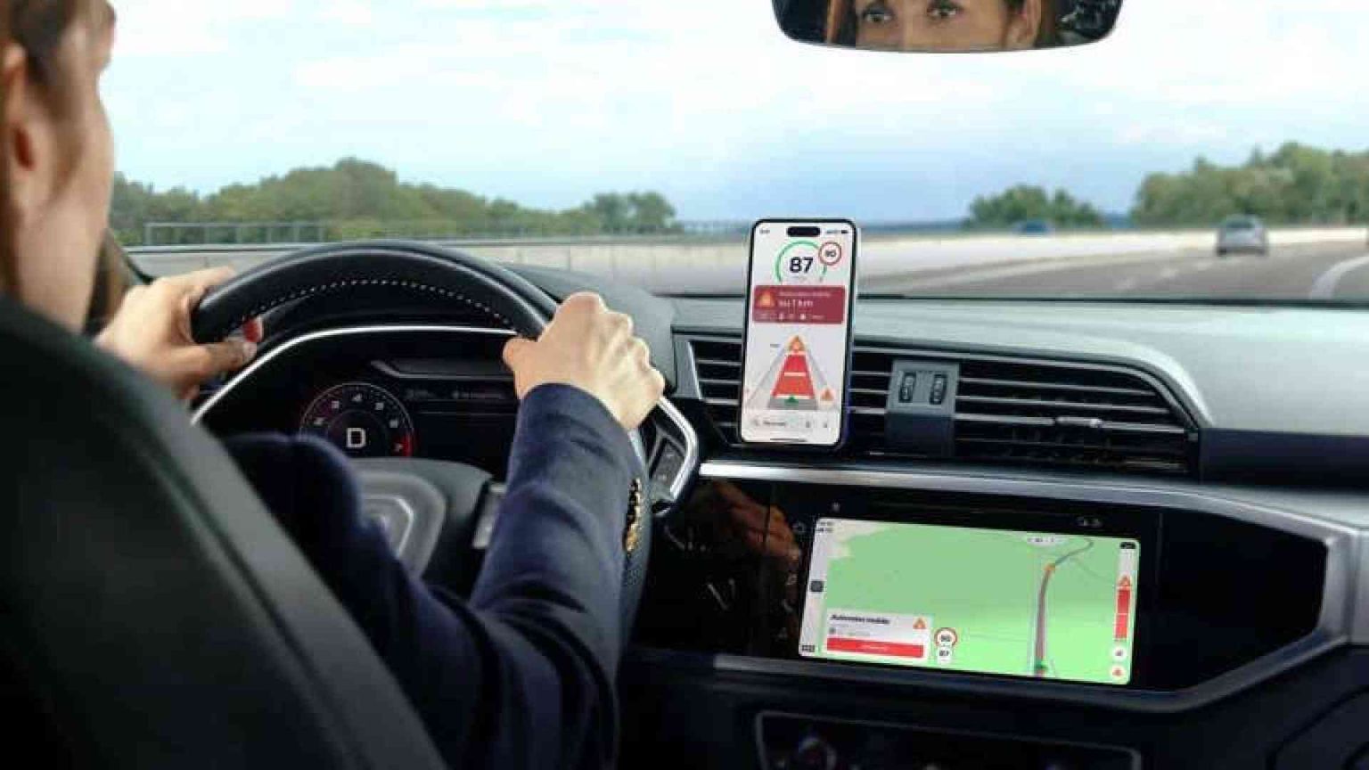 L'app predittiva che segnala gli autovelox diventa più intelligente