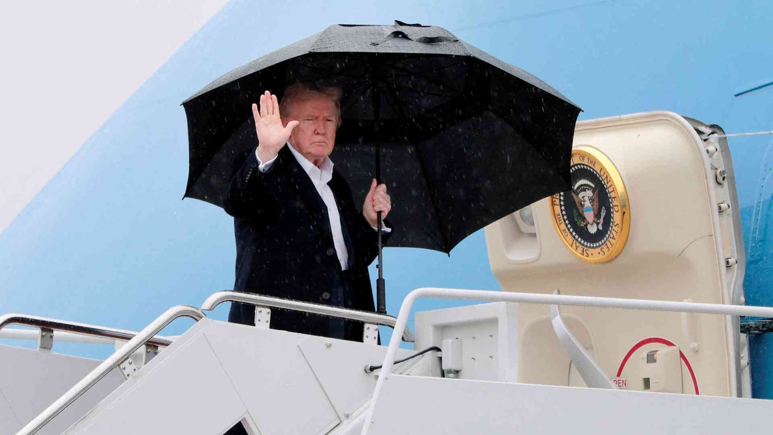 Sondaggi in calo, messaggi a Pechino: Trump vuole archiviare la settimana orribile