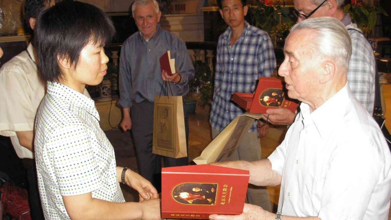 Addio a padre Lazzarotto, pioniere dei contatti con i cattolici in Cina