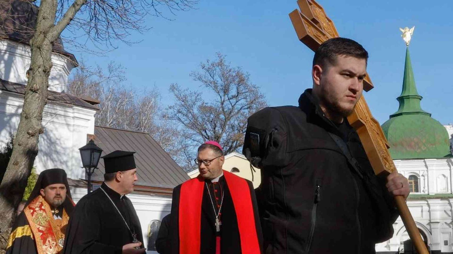 Il nunzio apostolico a Kiev Kulbokas: «Basta attese, serve una tregua»