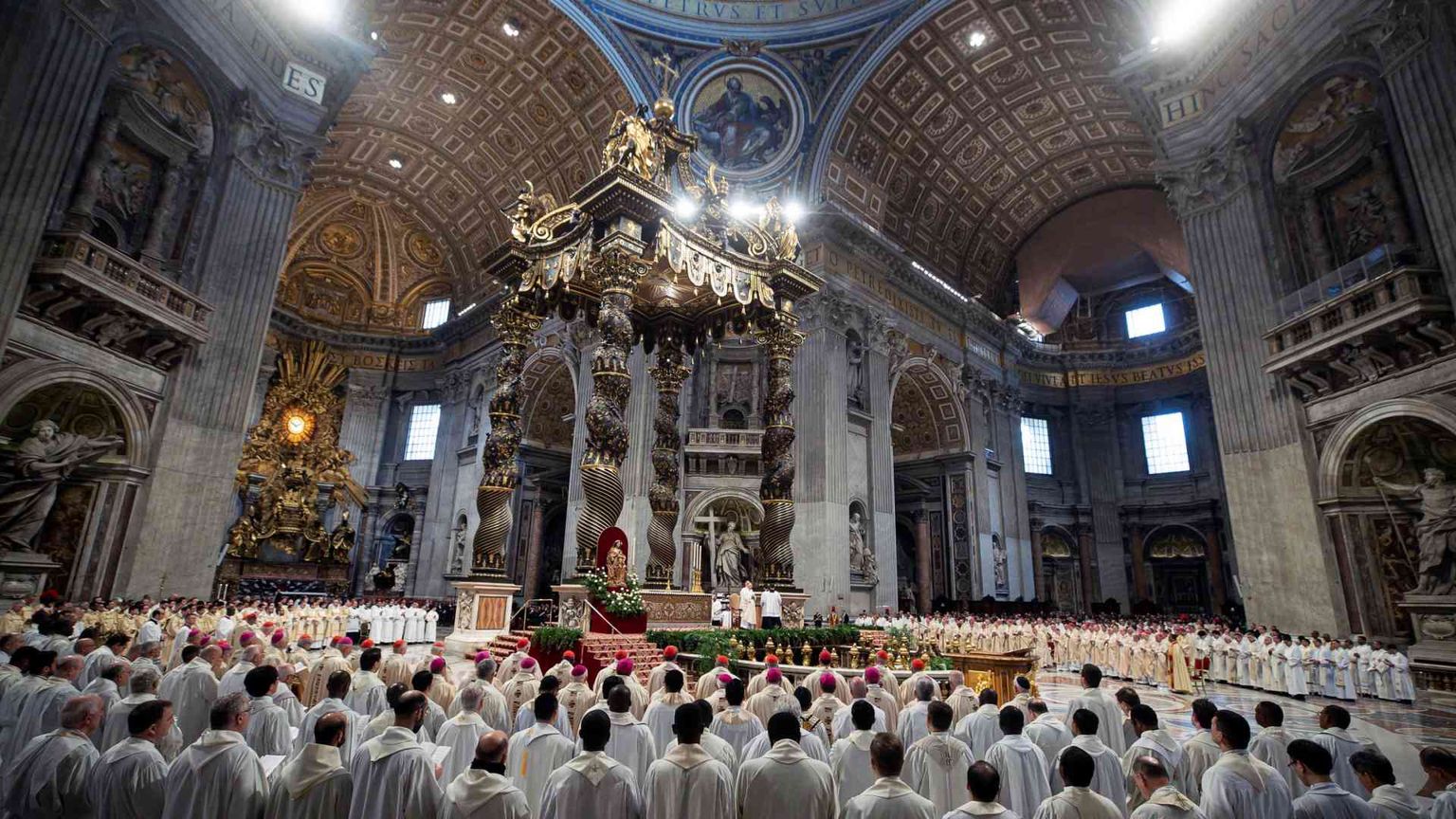 Il Papa ai sacerdoti: «Tremende ingiustizie, ma bando alla disperazione»