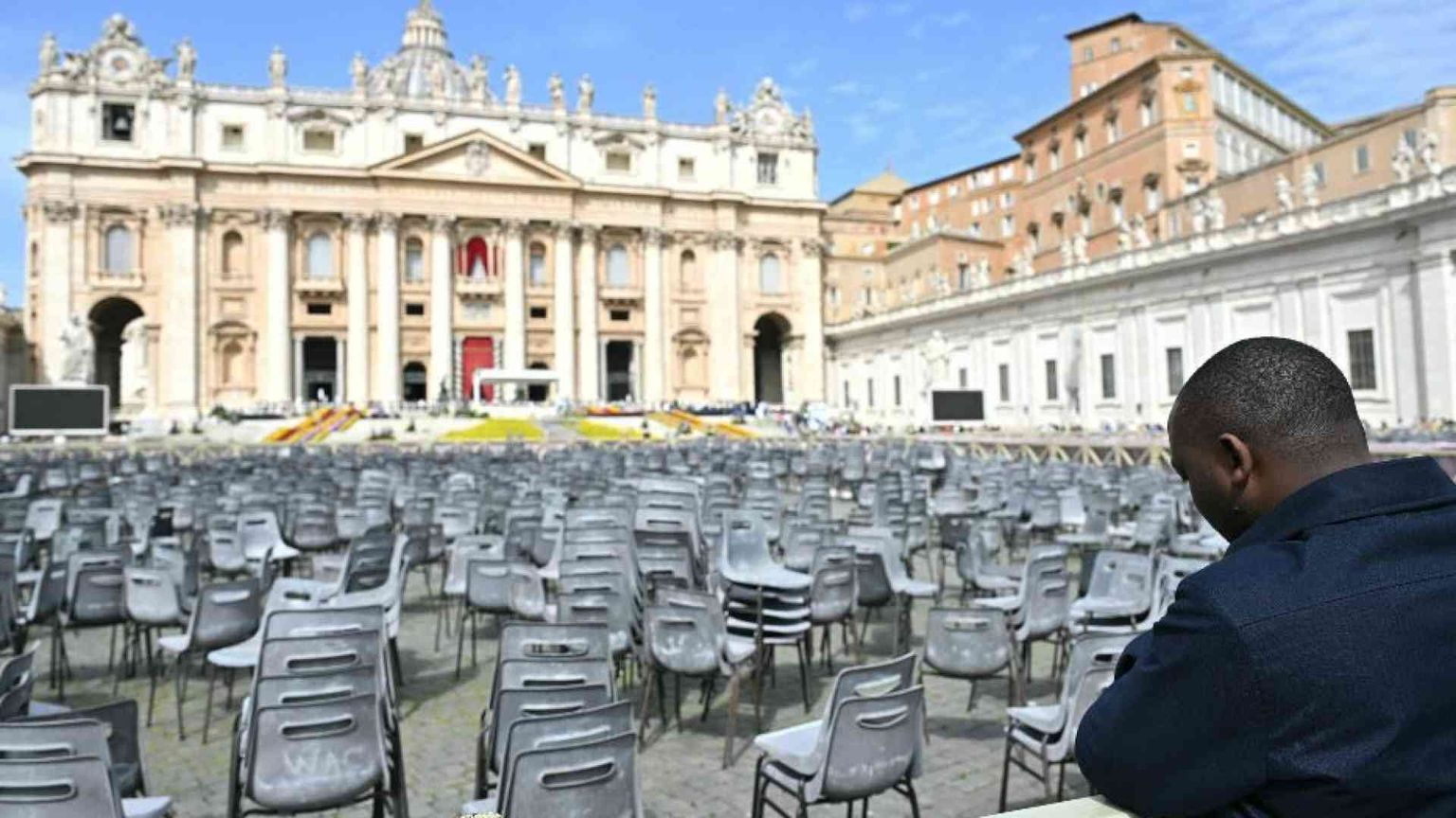 «Signore, insegnaci ad essere come lui»: la preghiera da recitare per il Papa