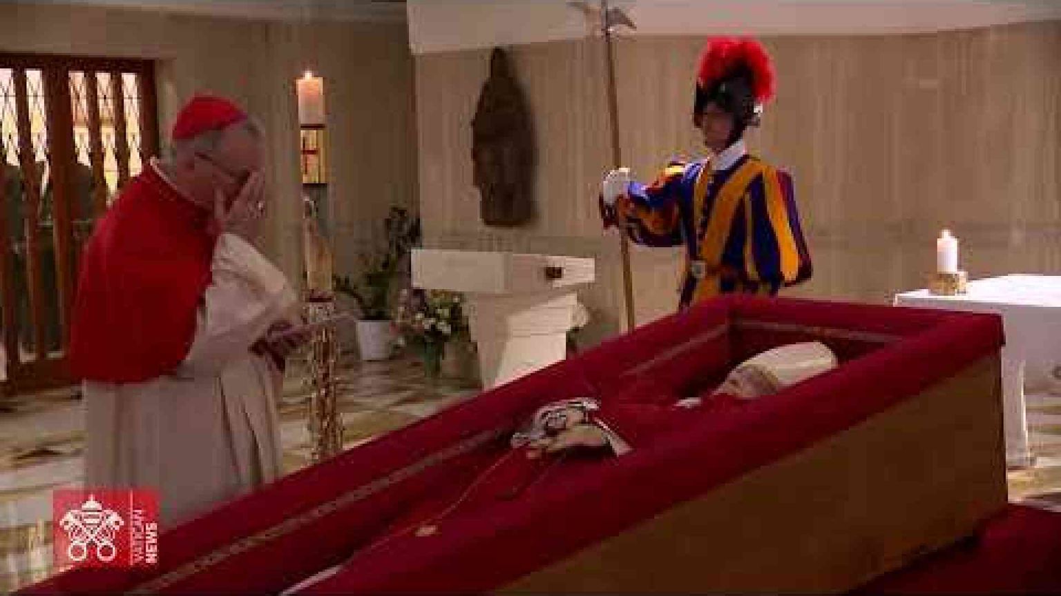 Il Papa nella bara: il linguaggio della semplicità