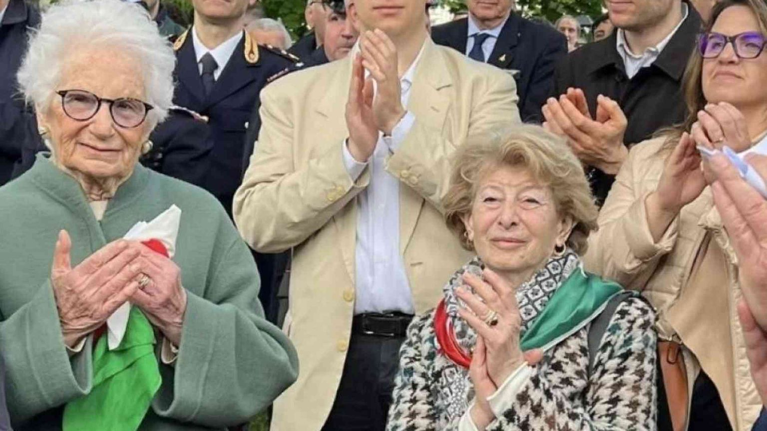 Imputazione coatta per gli hater di Segre. Cos'è e perché il gip l'ha decisa