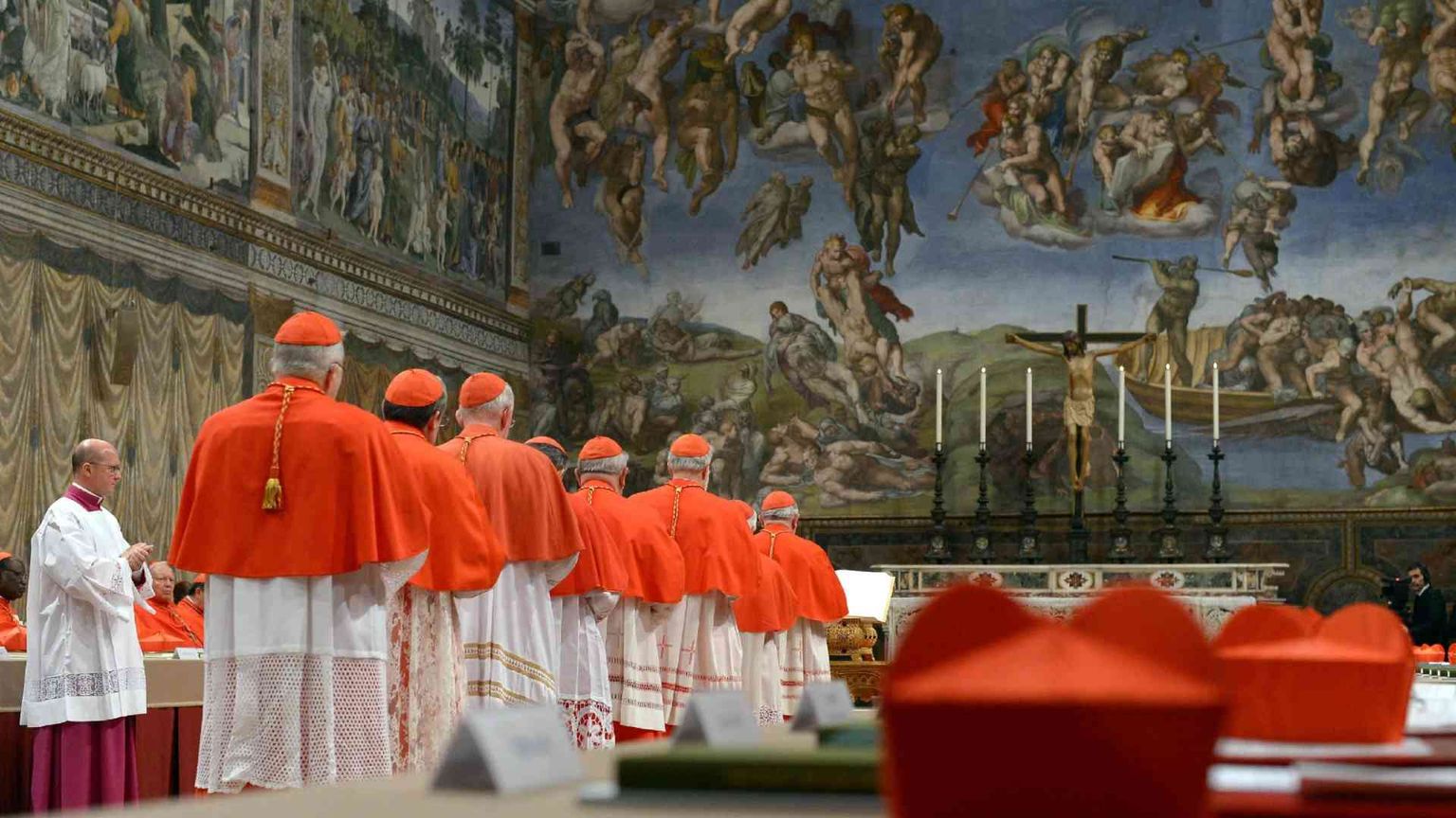 Il giuramento, i voti, lo scrutinio: cosa accadrà nella Cappella Sistina