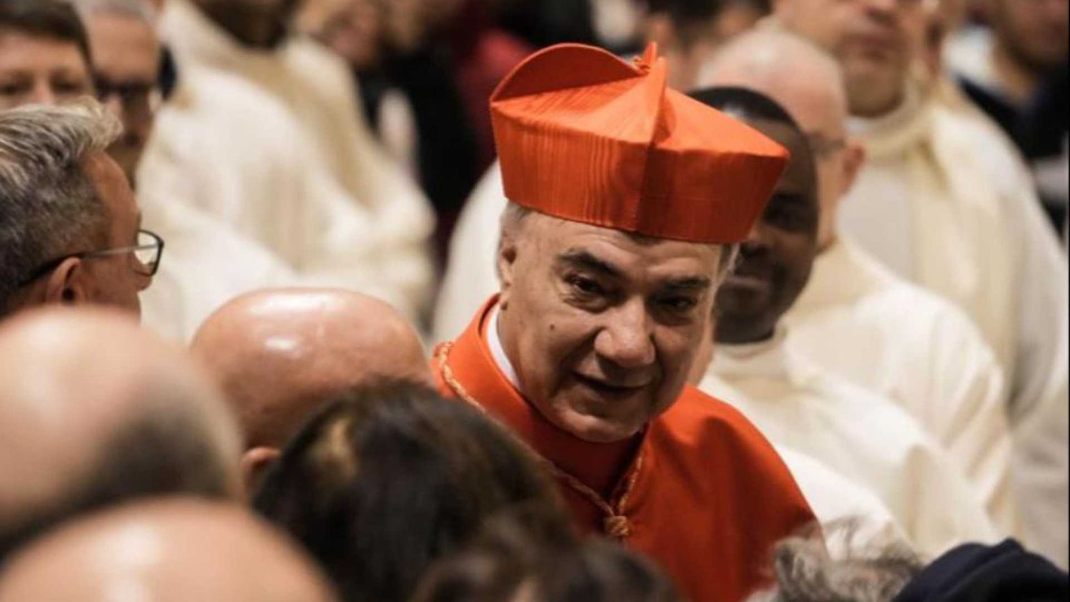 «Il no di Leone XIV ai selfie? Il Vangelo non è un post»