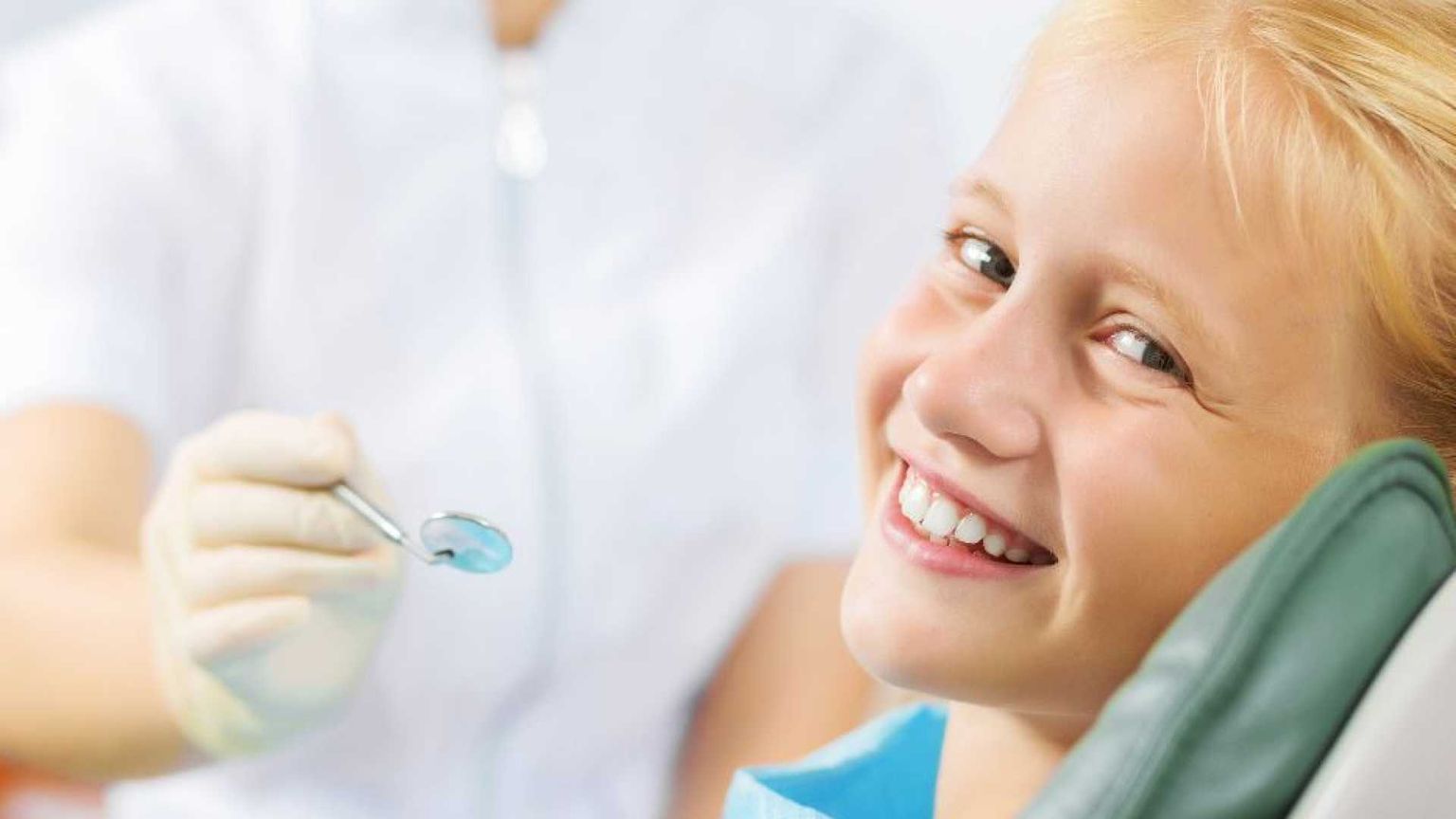 Visite odontoiatriche ai ragazzi, gli universitari “adottano” la scuola