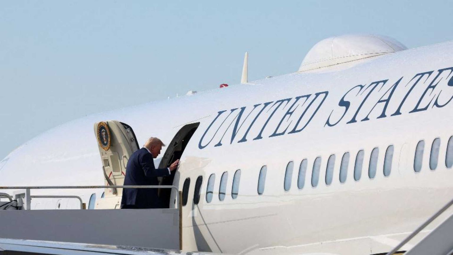 È un caso politico il mega regalo del Qatar a Trump
