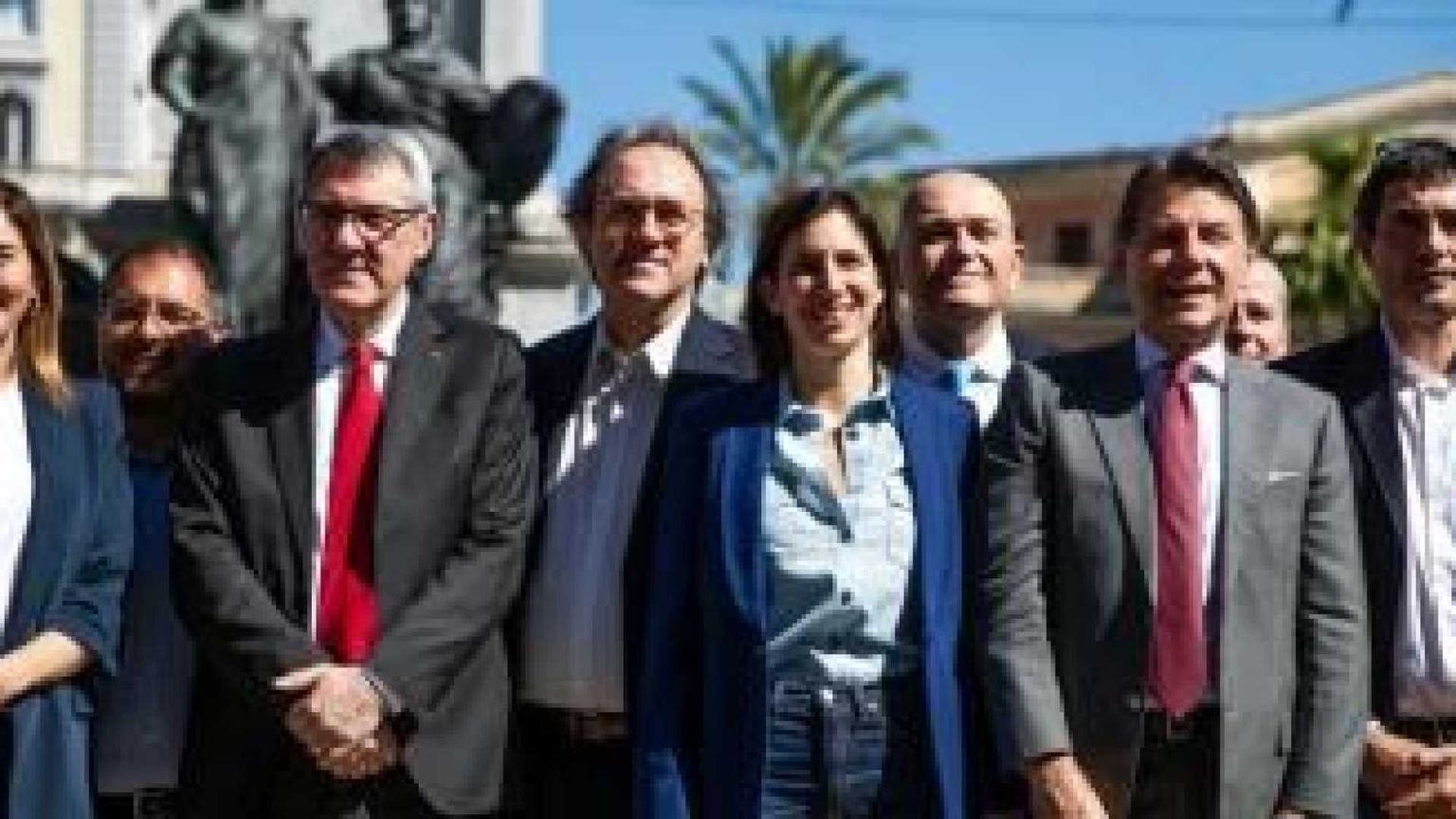 Referendum, opposizioni in piazza contro l'invito del governo all'astensione