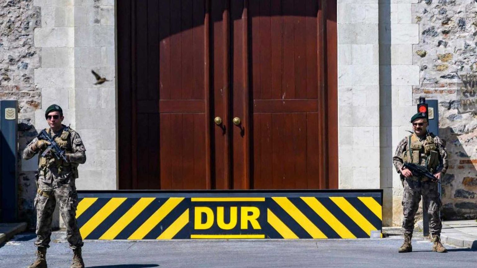 Il vertice di pace tra Putin e Zelensky è già fallito. E volano gli insulti