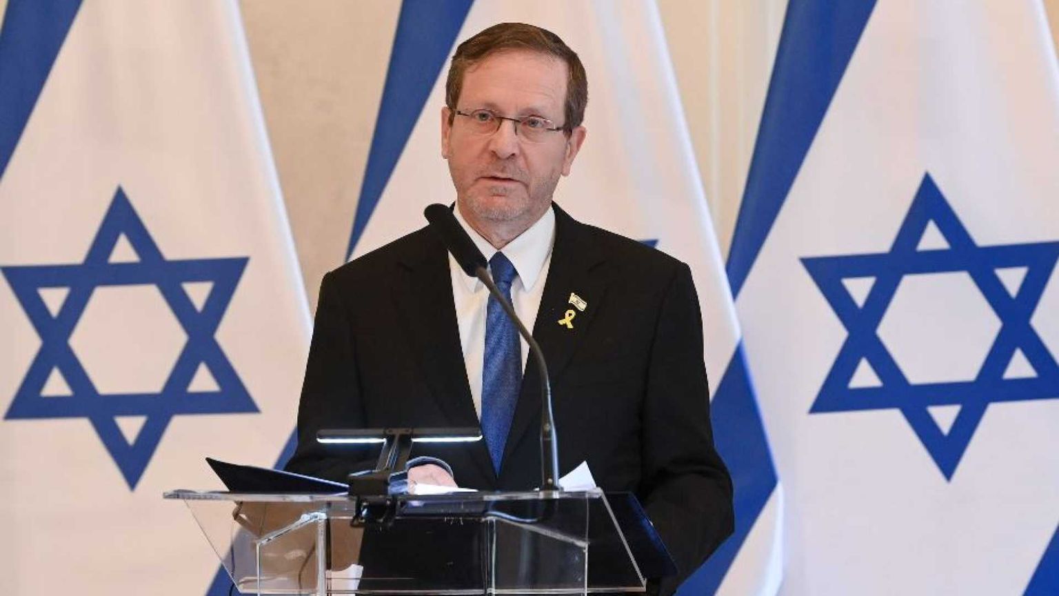 «Il Papa venga in Israele». L'intervista al presidente Herzog