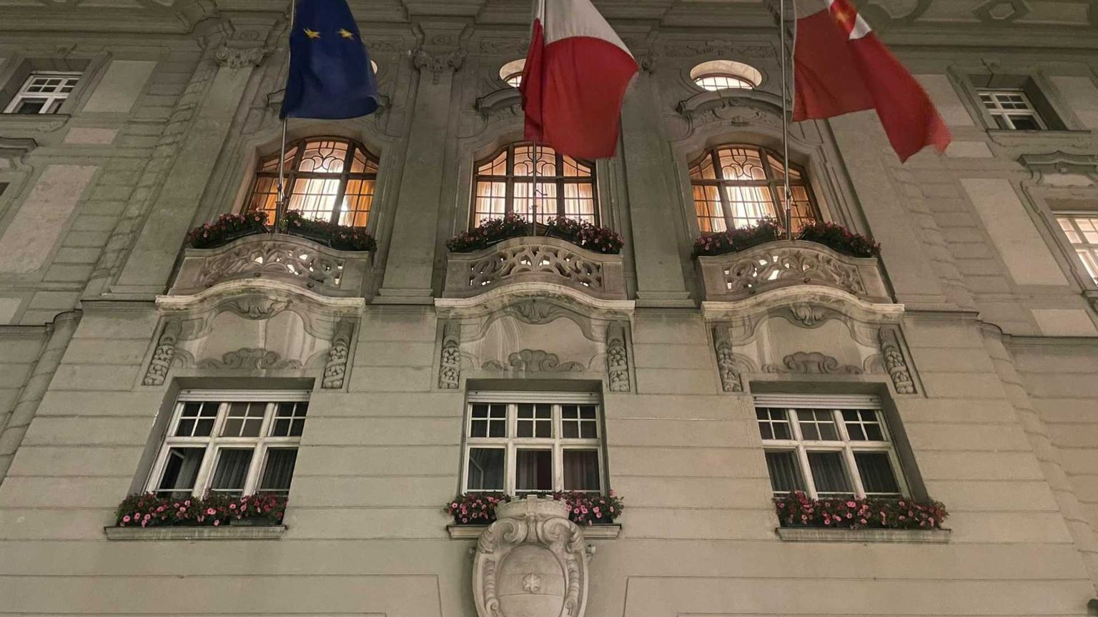 La vittoria del centrodestra, l'affluenza a picco: cosa è successo a Bolzano