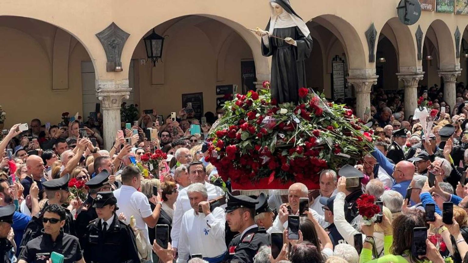 Cascia in festa per santa Rita (e con papa Leone). Nel nome della pace