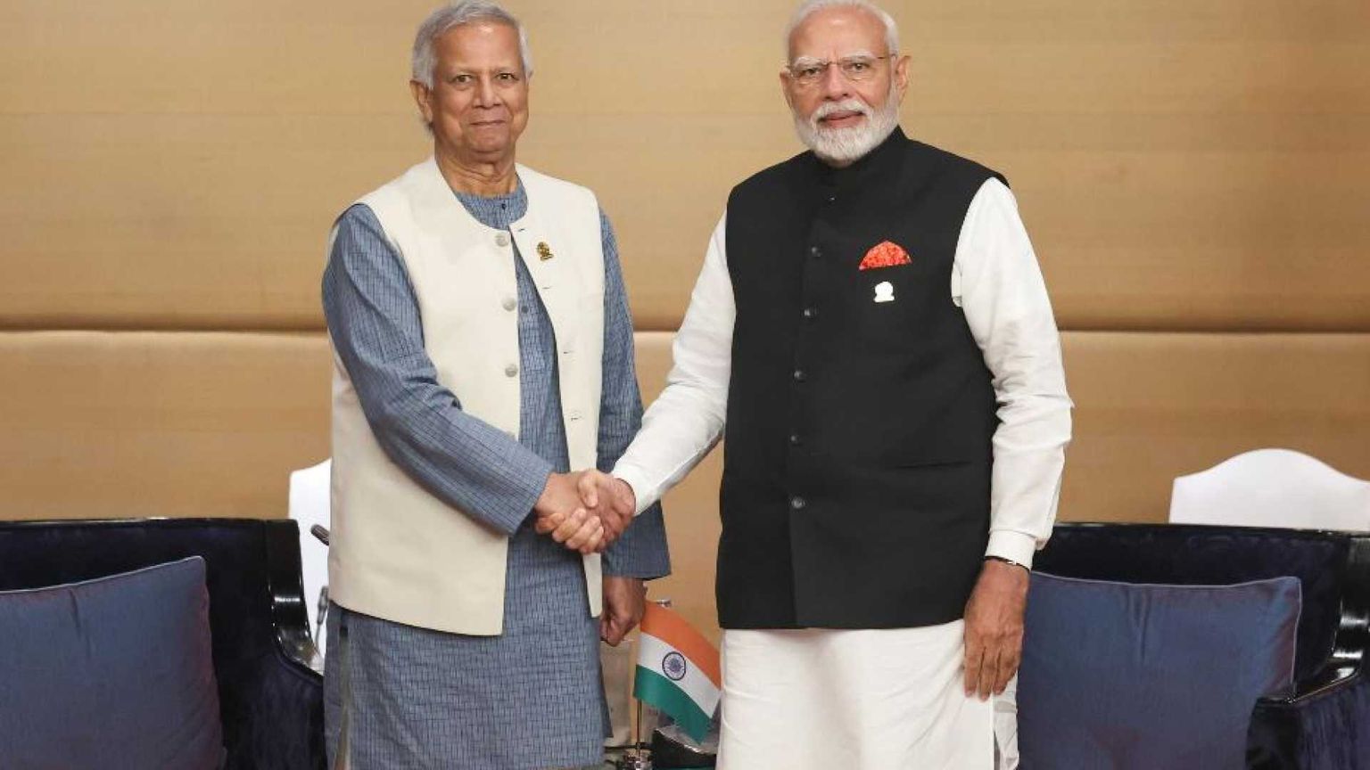 Yunus tenta di salvare il Bangladesh dal caos