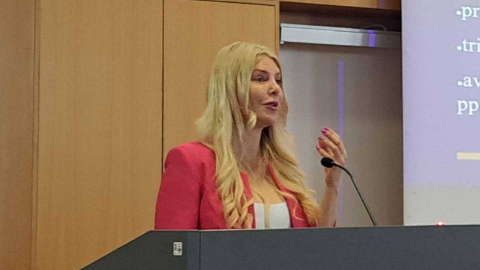 Ekis Ekman: clienti colpevoli, modello Svezia per combattere la prostituzione