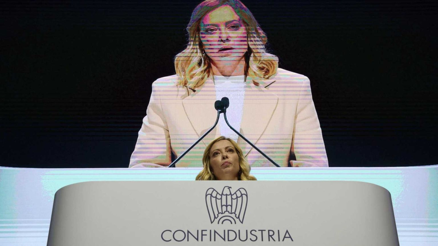 Meloni: «Via i dazi interni all'Ue. Pensiamo in grande»