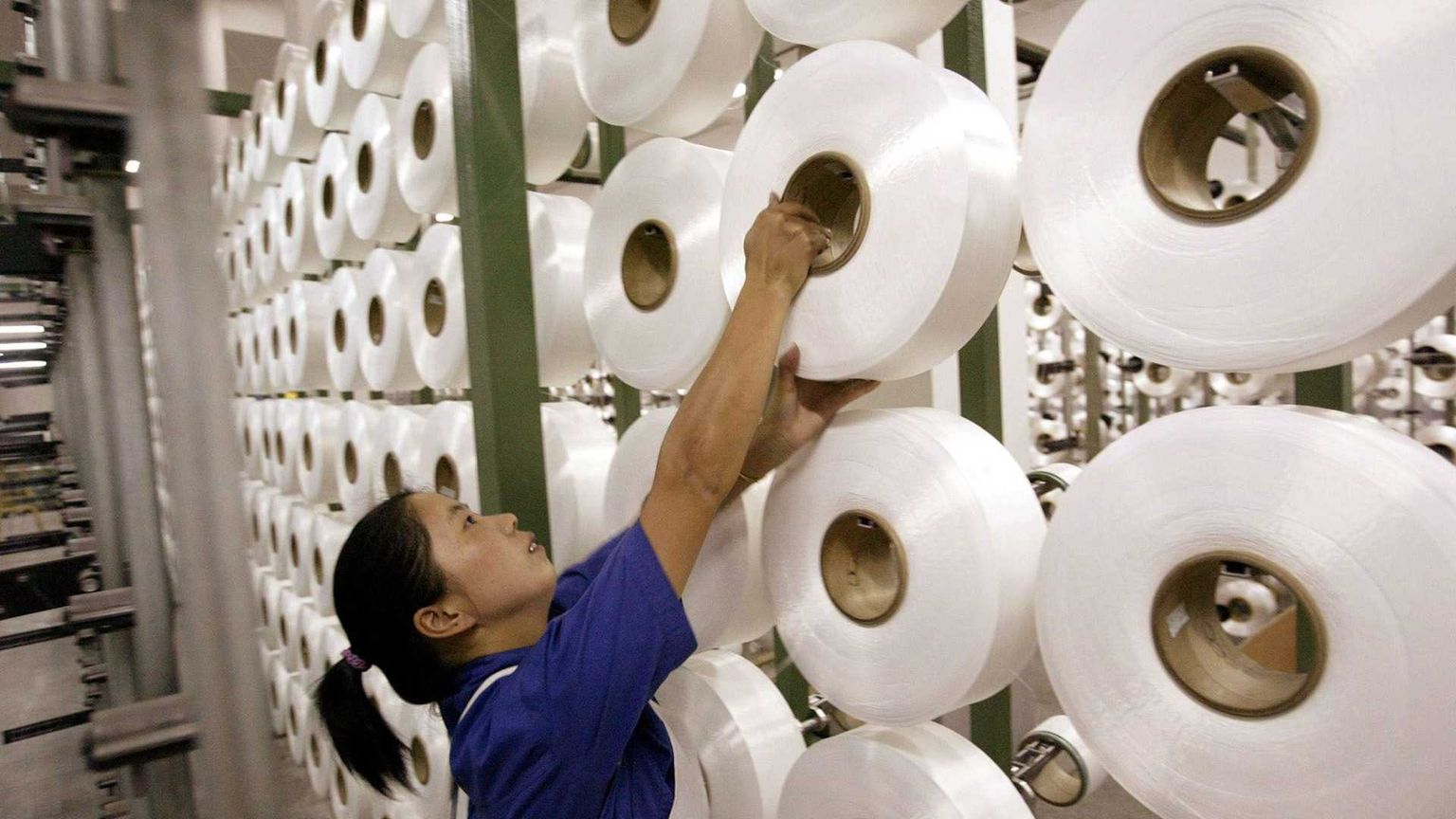 La moda usa e getta è sempre più un problema: c'è solo una soluzione possibile