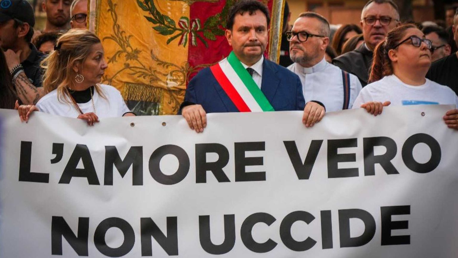 Il “no”, l'ultimo appuntamento, l'emulazione: 6 cose da capire dei femminicidi