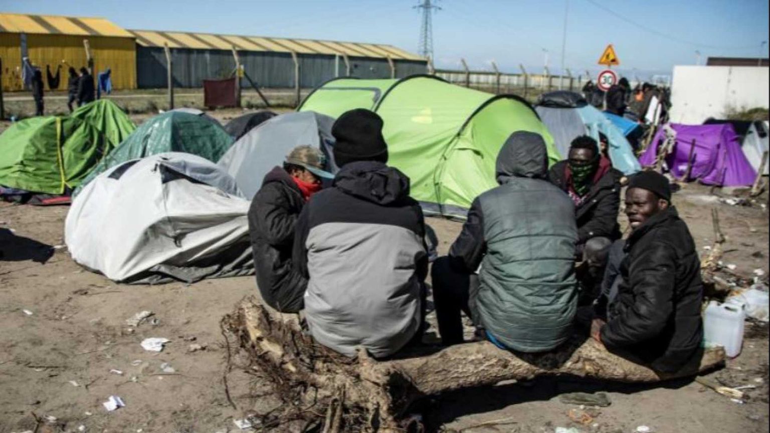 Record di arrivi di profughi sulle coste inglesi: 1.200 in un solo giorno