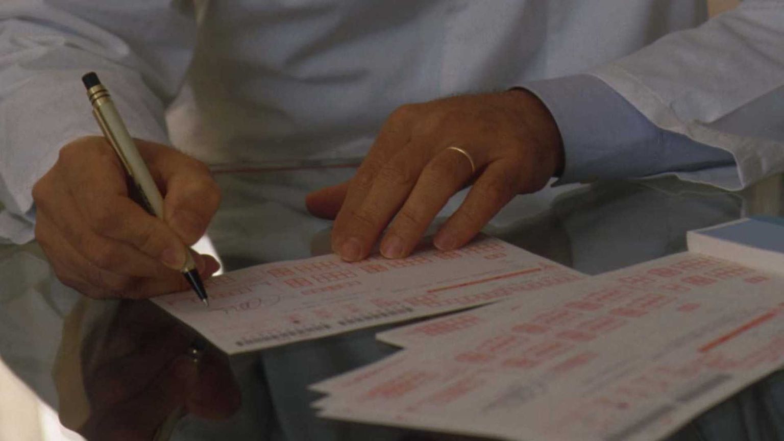 Il finto medico di Wojtyla che usava cure vietate su un ragazzo con autismo