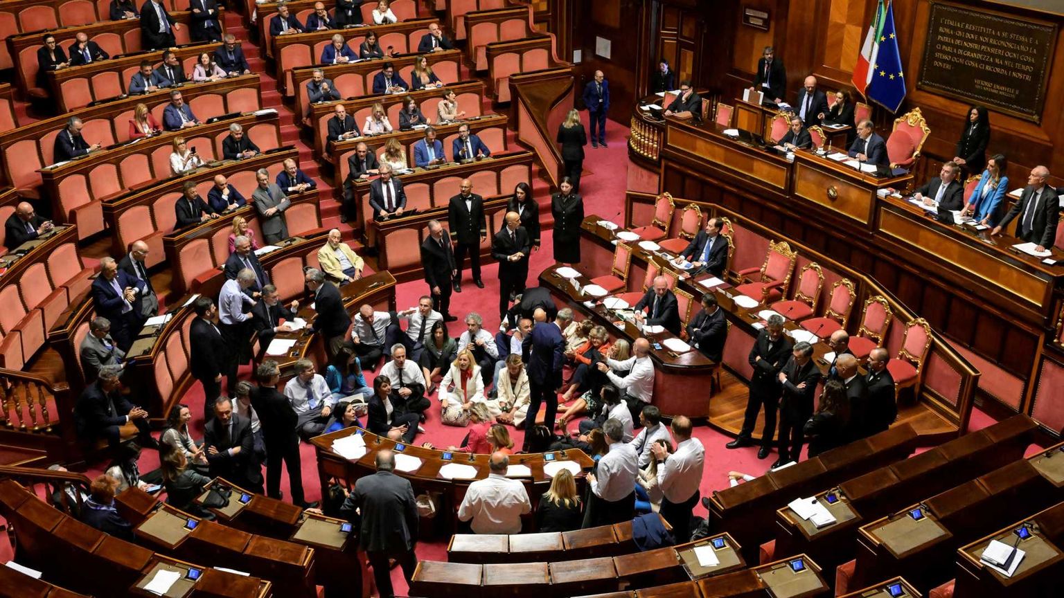 Nuovi reati e molte aggravanti: cosa c'è nel Decreto sicurezza