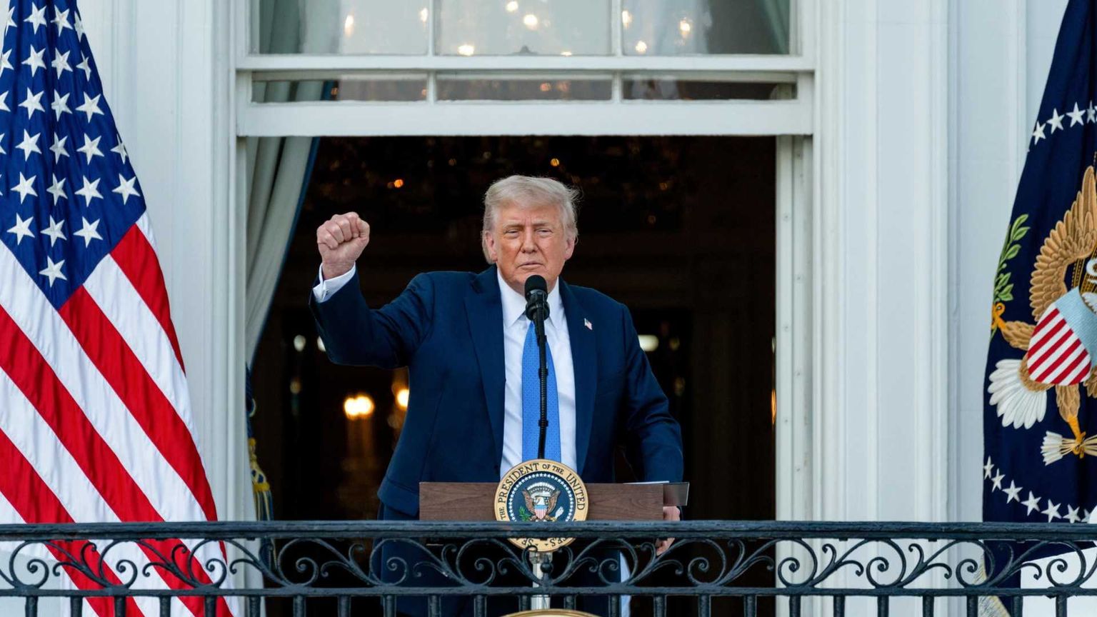 Trump chiude le porte dell'America a 12 Paesi: ecco la lista