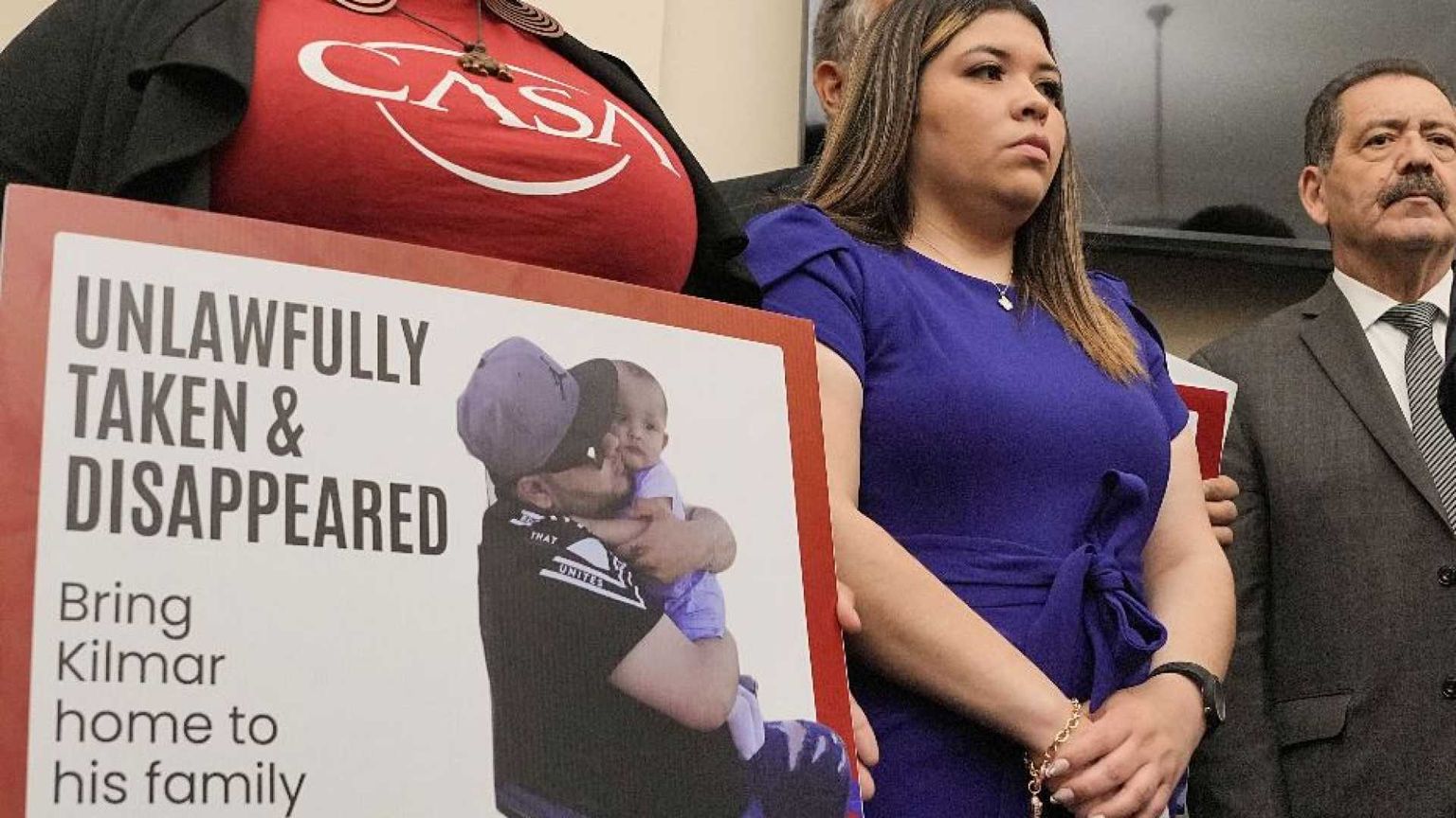 La storia di Kilmar: deportato per errore, rimpatriato e ora sotto processo