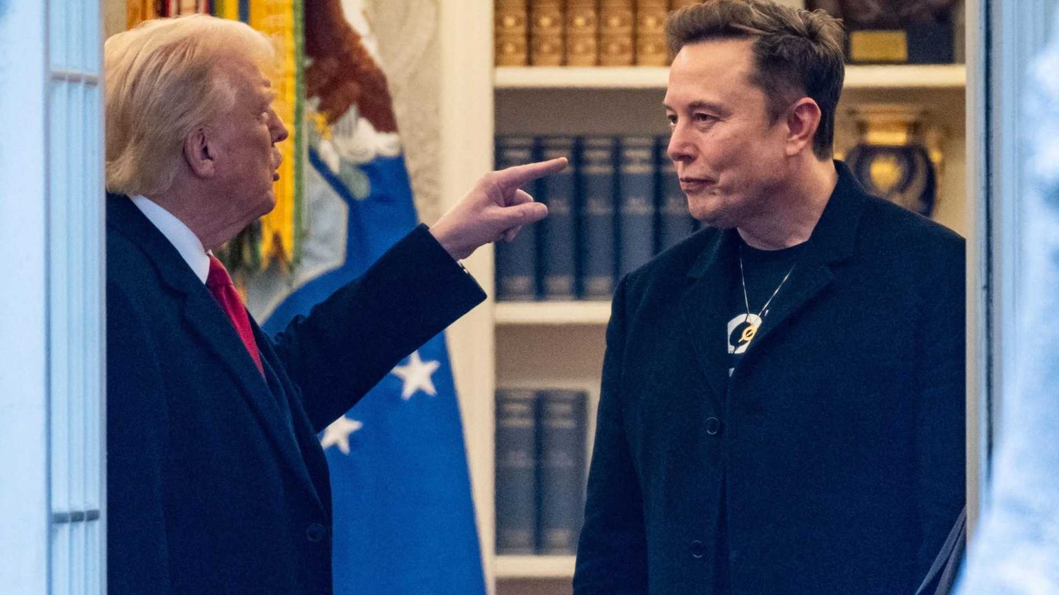 Musk pensa a un nuovo partito ma cerca una tregua con Trump. Che chiude