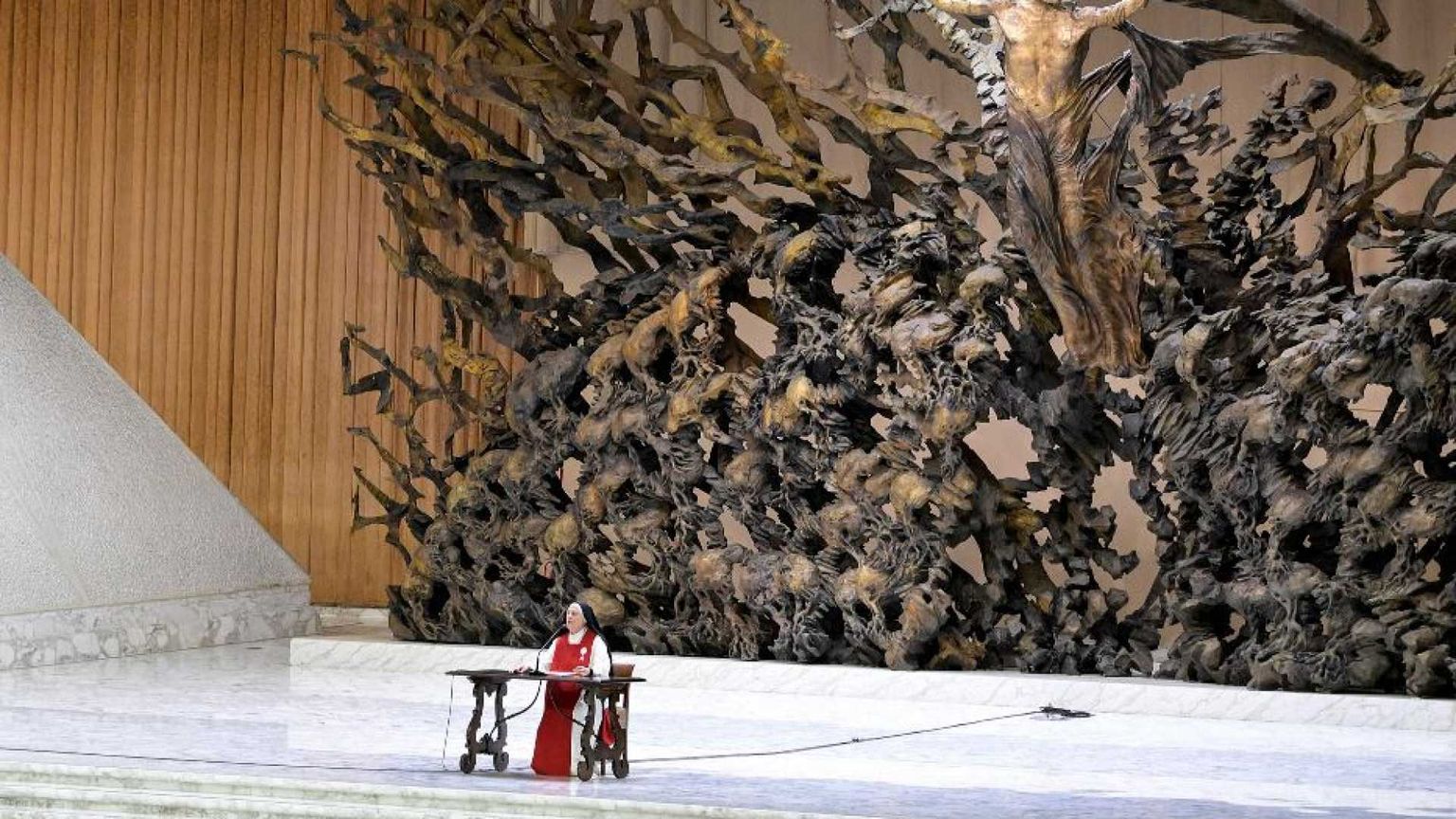 Fra de Chirico e San Damiano: la luce della bellezza sulla Chiesa di domani