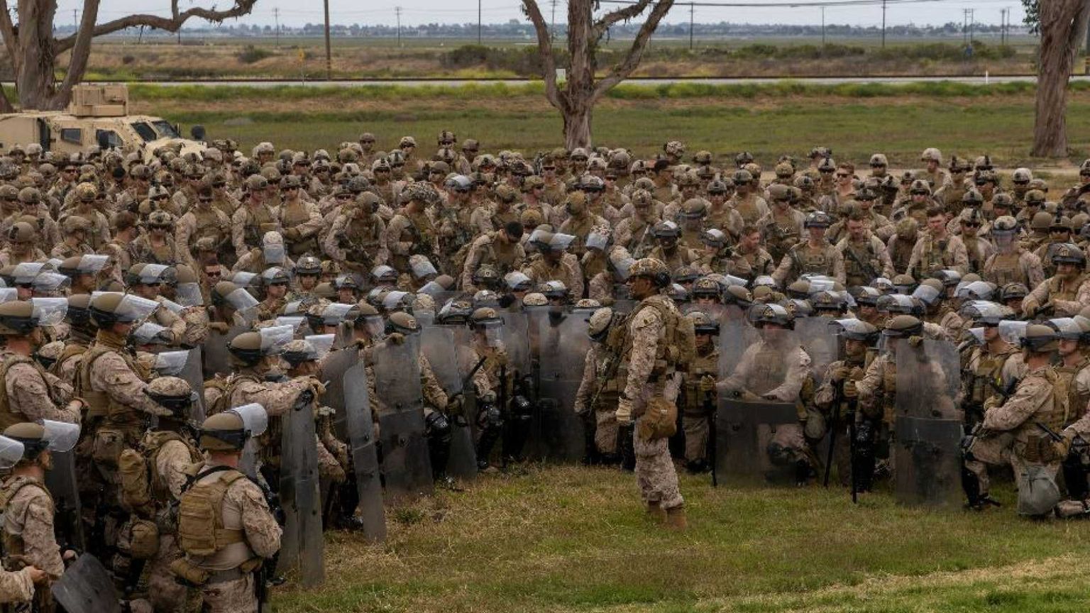 Los Angeles e il cane che scodinzola: come funziona il trucco di Trump