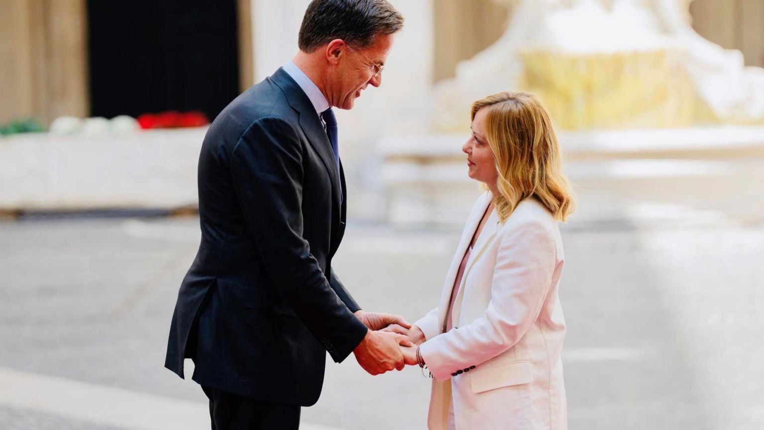 Sul 5% in difesa il "sì condizionato di Meloni a Rutte