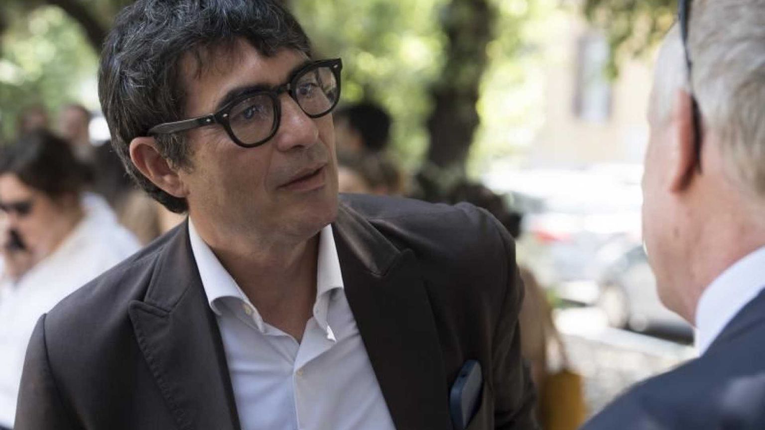 Fratoianni: «Folle, indebitano i giovani per comprare armi»