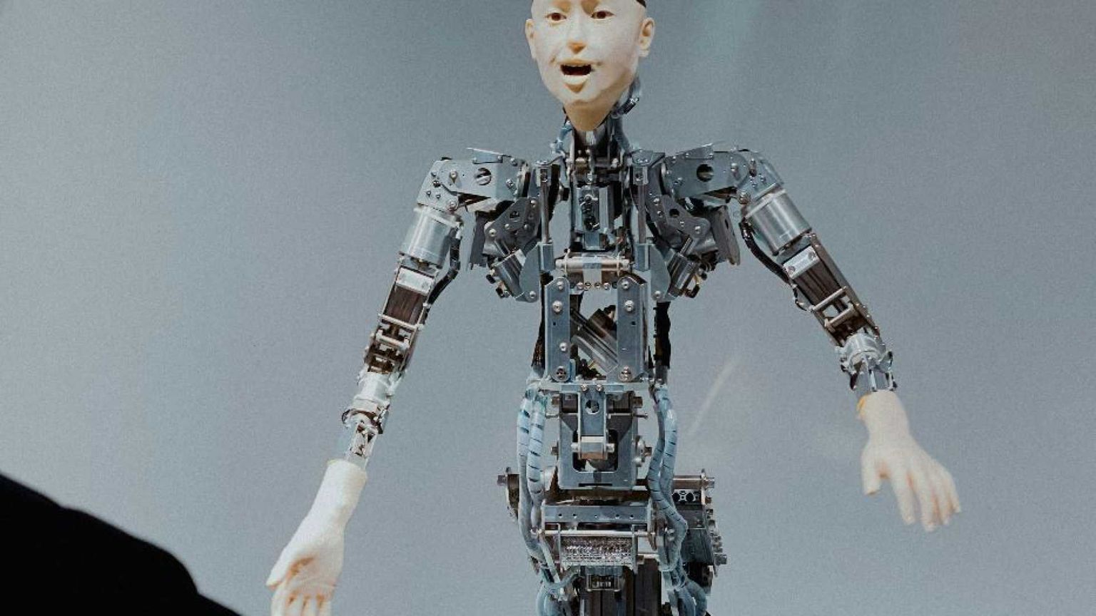 Così la pelle elettronica conferirà agli androidi il tocco umano