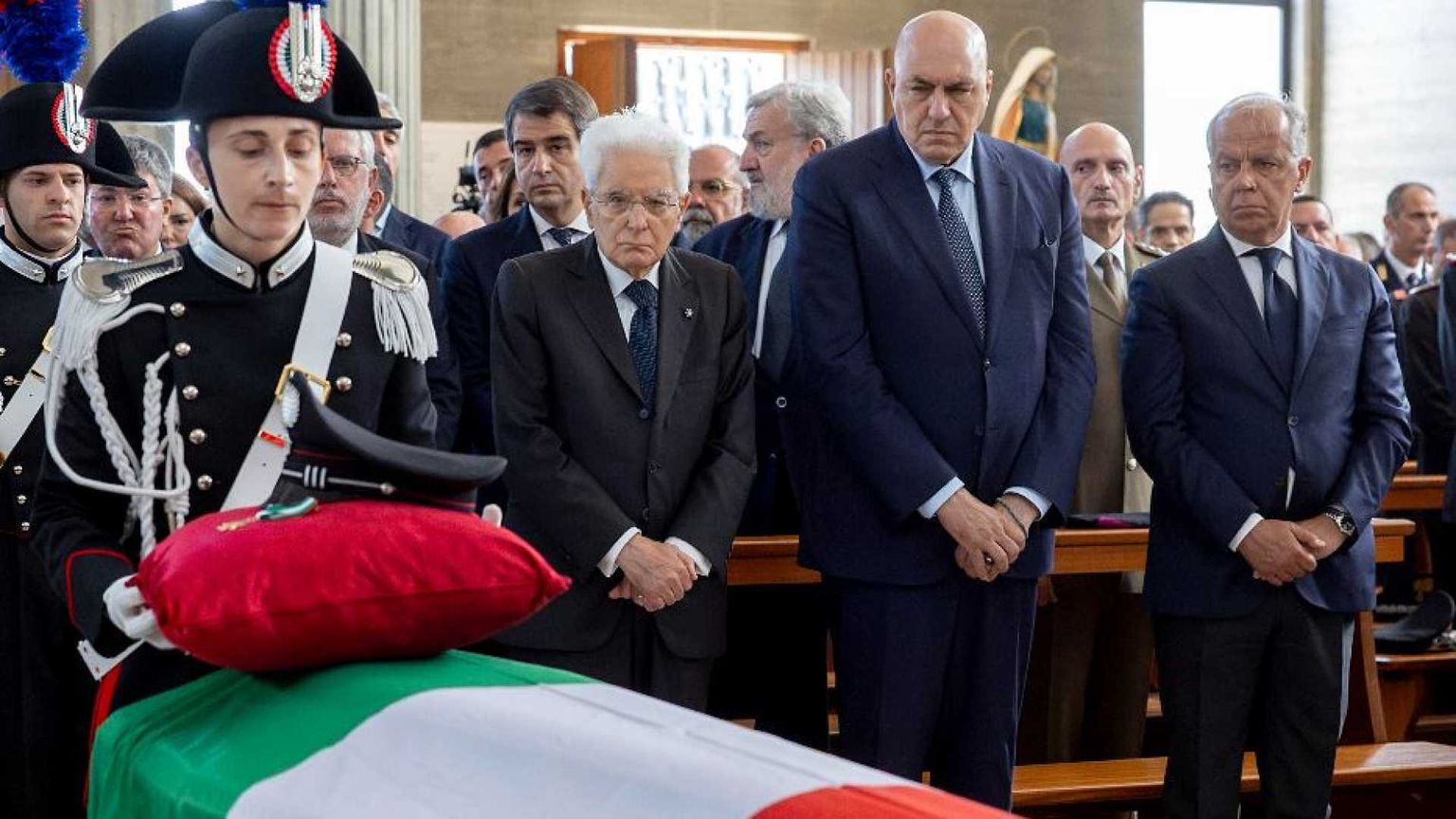 Addio al carabiniere ucciso. «Ha dato la vita per il dovere»