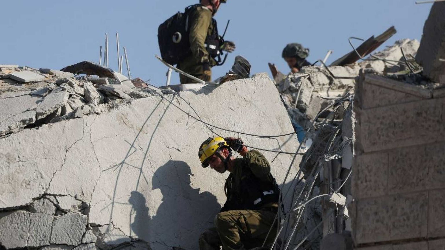 Una notte di guerra. Teheran: siamo pronti a colpire basi Usa