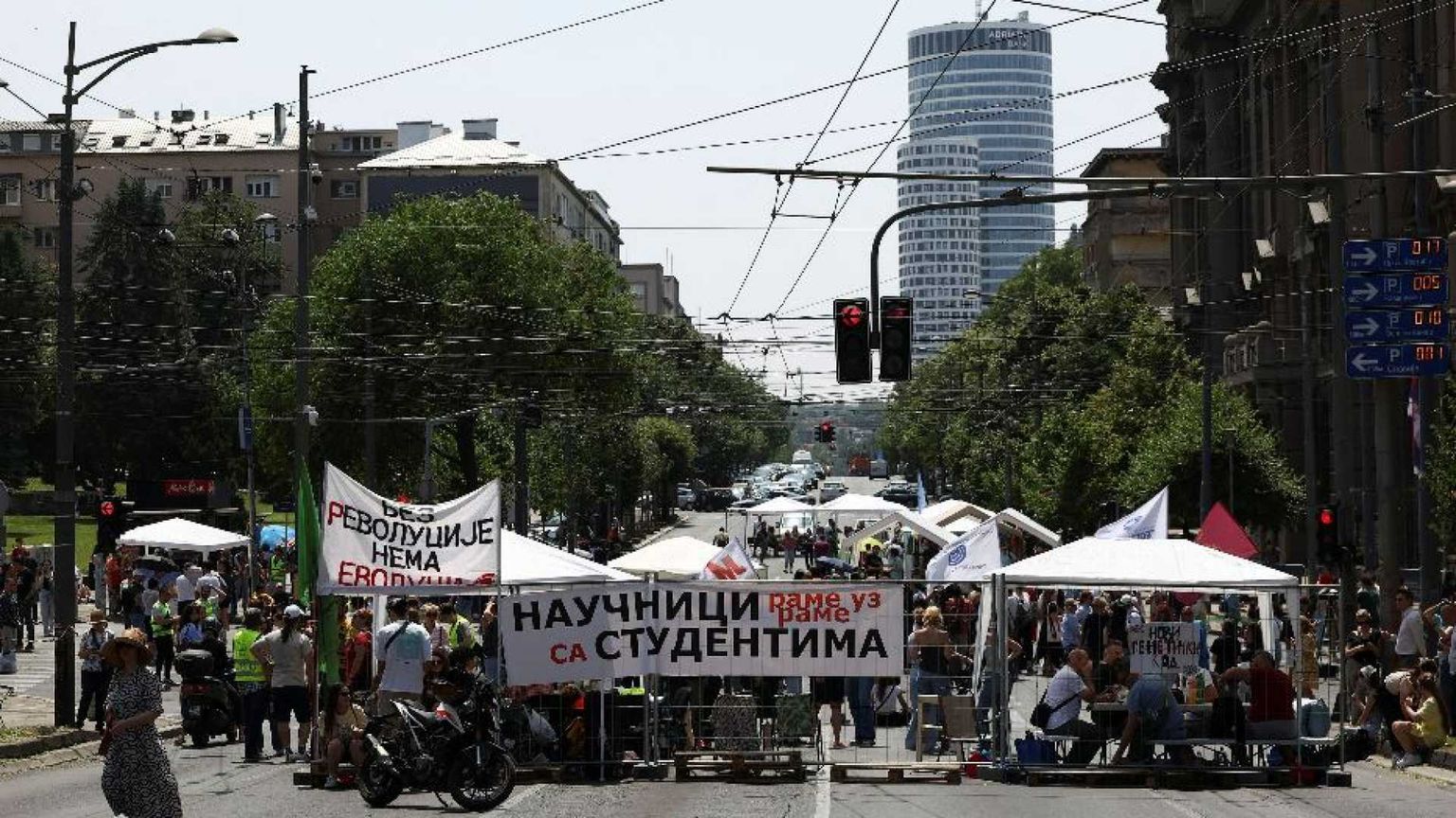 Perché gli studenti di Belgrado protestano da 7 mesi contro il governo