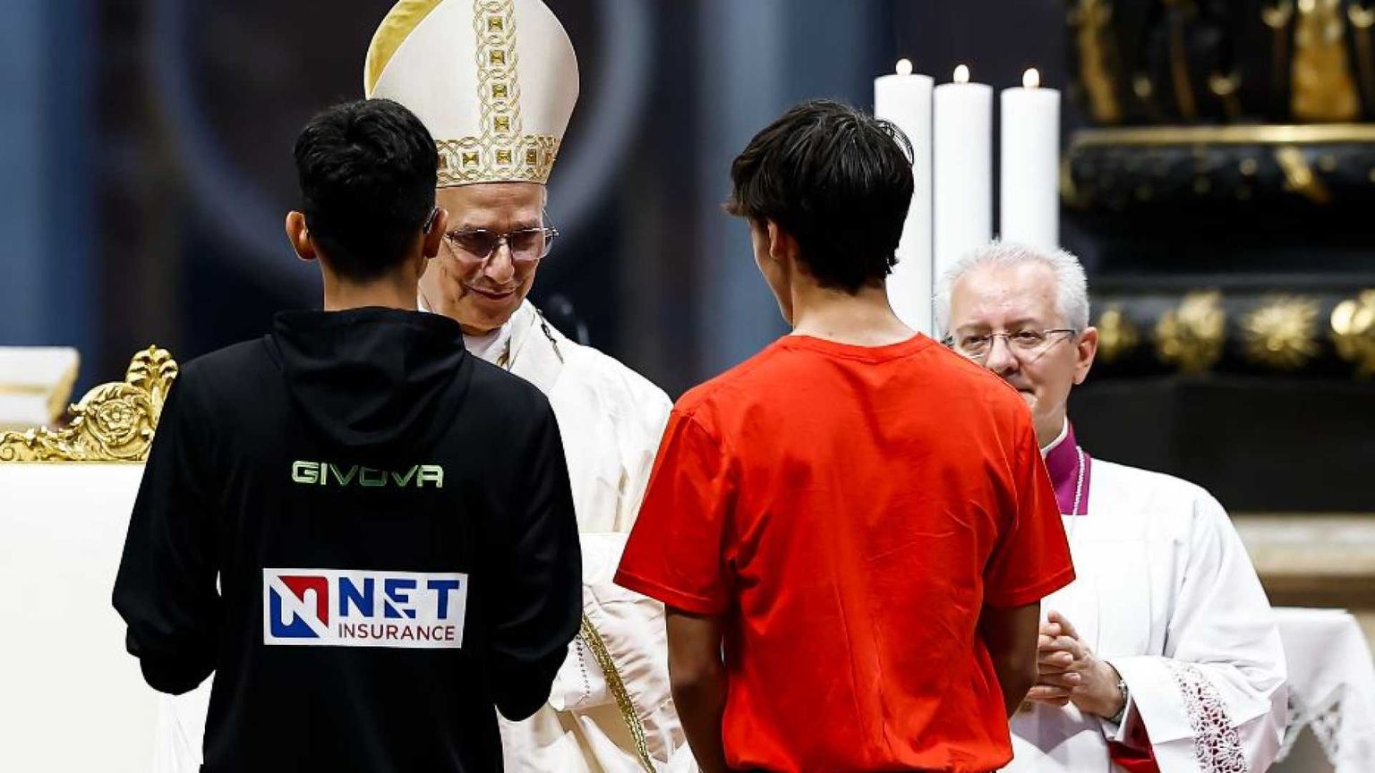Il Papa sportivo agli sportivi: siate riflesso della Trinità