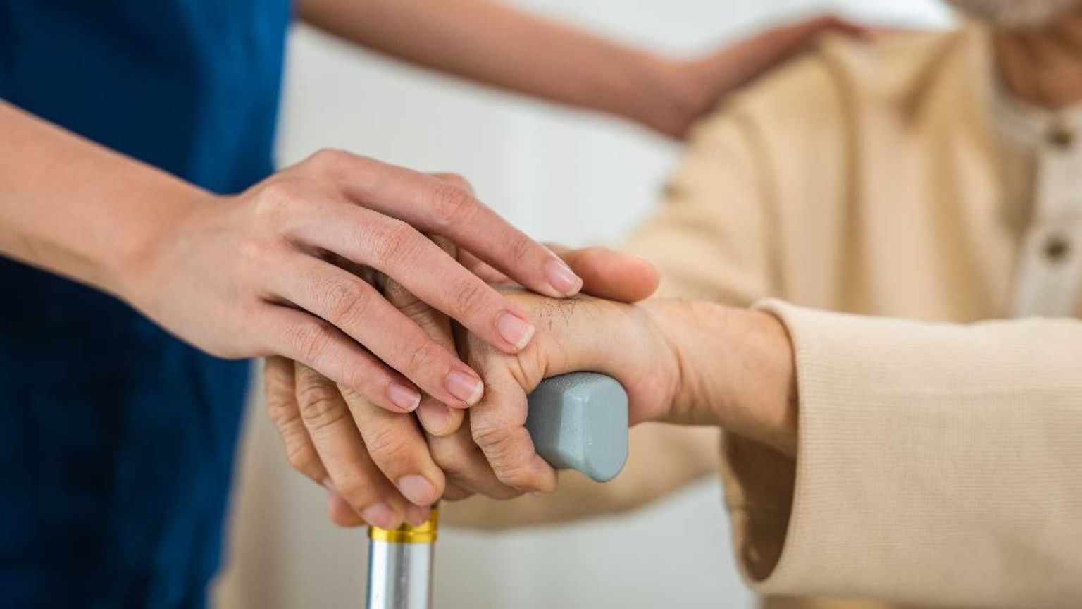 «Ascoltiamo i malati: chiedono cure palliative, non la morte»