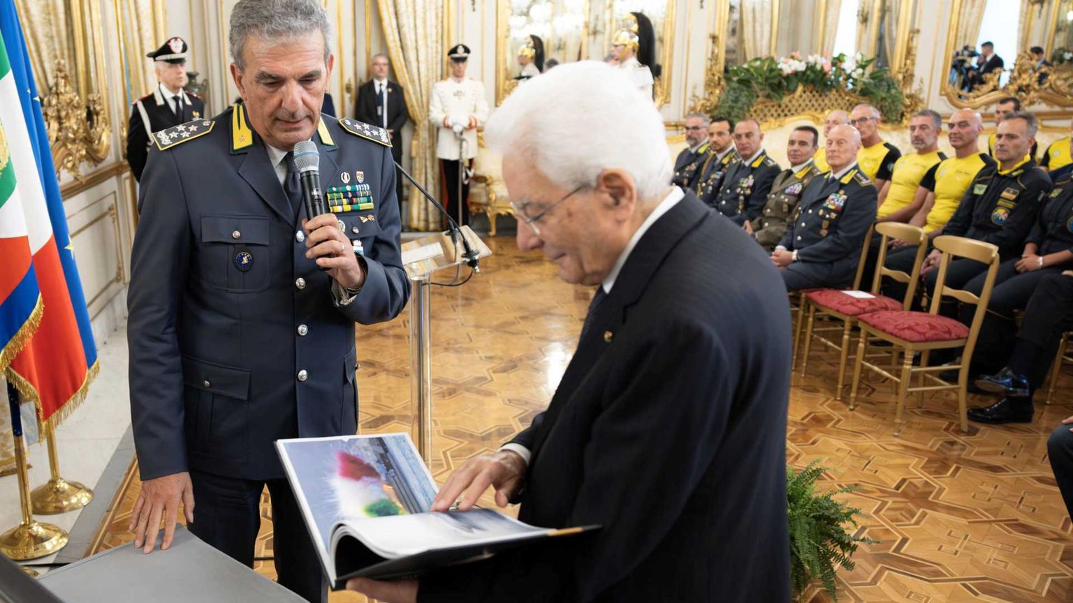 Mattarella celebra la Gdf: «Fondamento per tessuto sano dell'economia»