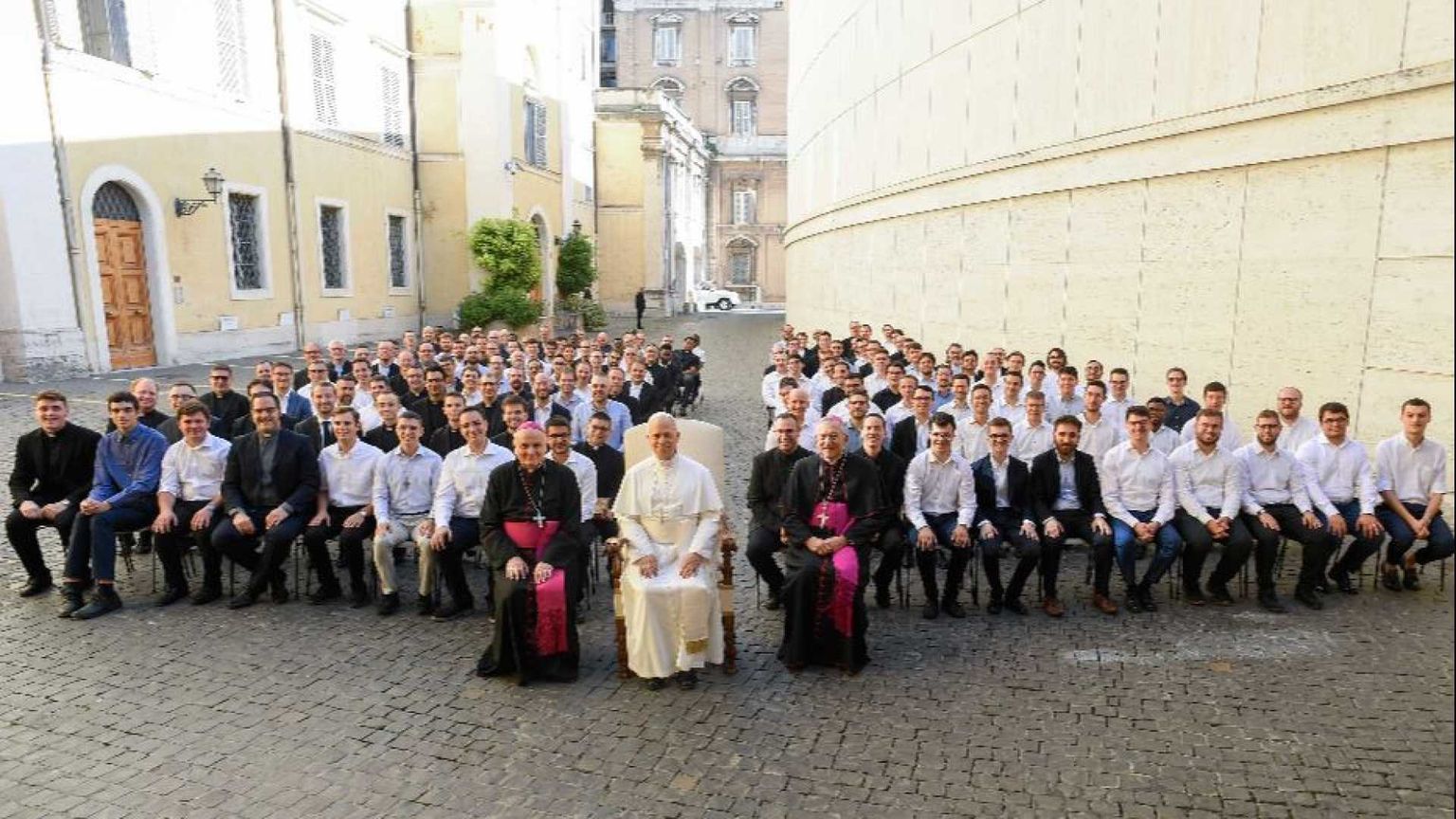 Il Papa ai seminaristi: protagonisti, ma non “solisti”. Le crisi? Sono utili